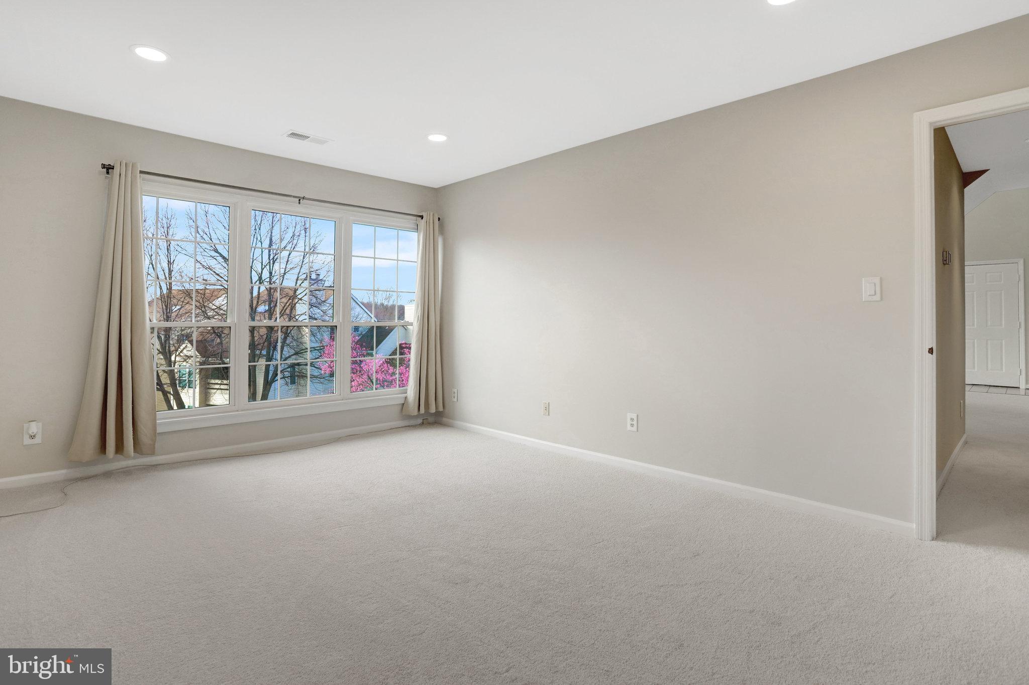 CARR AT PINECREST - Residential