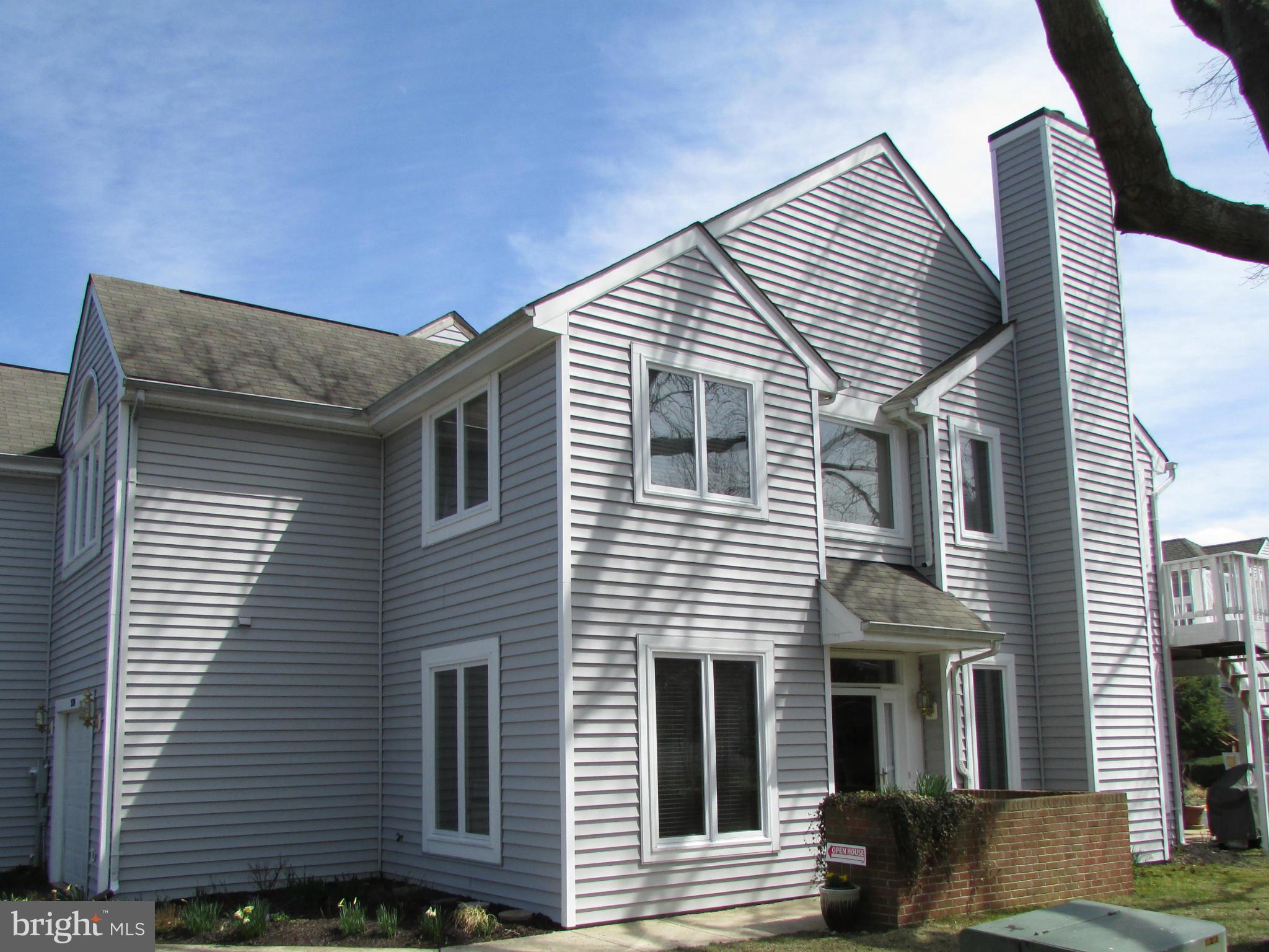 Just reduced!! Beautifully renovated townhouse in a gated, water privileged community. SS appliances, granite counter tops, large master bath with walk-in tiled shower and whirlpool tub. Larger master bedroom with private deck. You will love this quiet community, with private beach, pier and tennis court. Enjoy the sunsets on the beach or pier over the Magothy River. Move in ready!