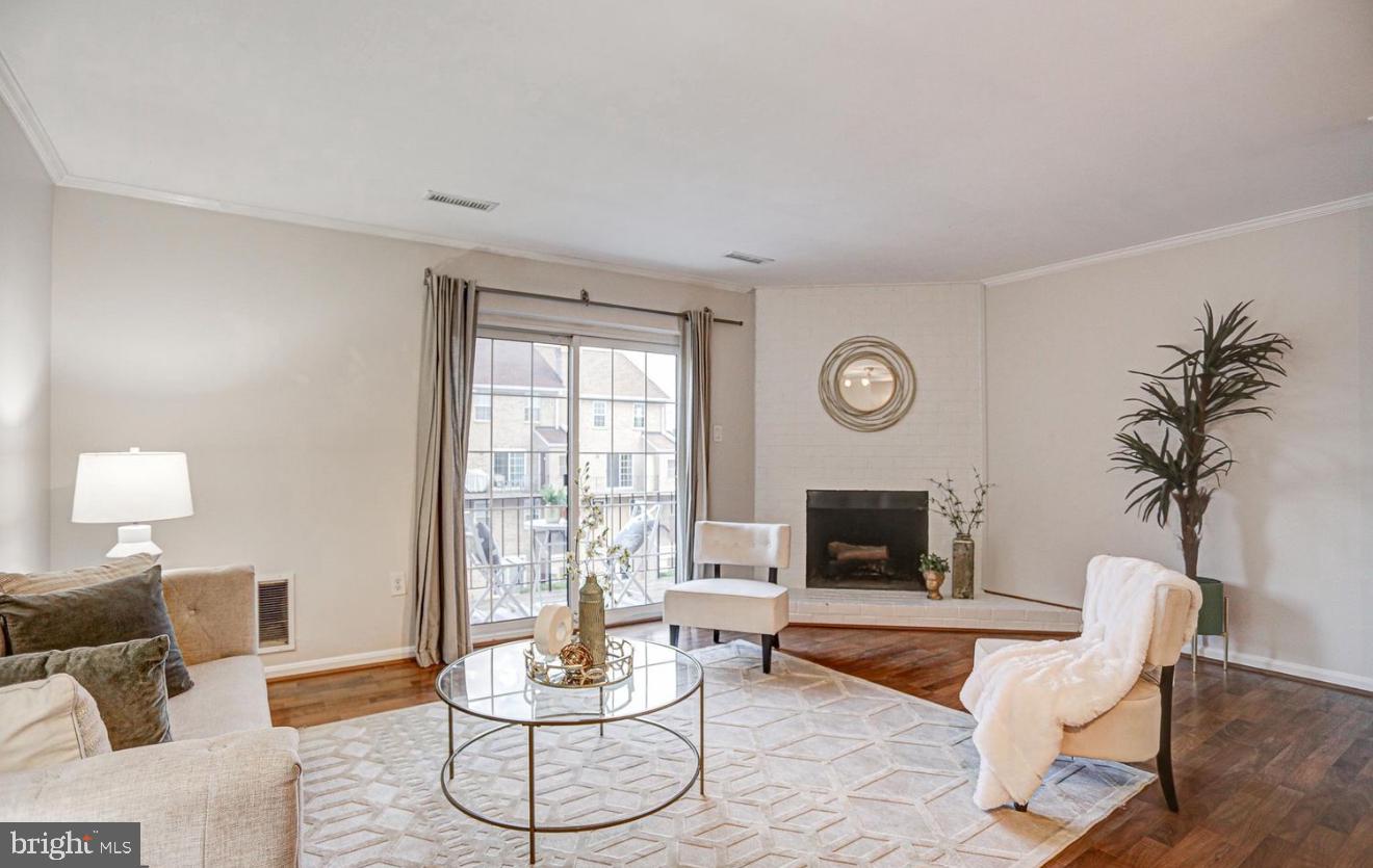 927 S ROLFE STREET 2