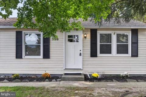 129 Colin Street, Swedesboro, NJ 08085 - #: NJGL2079544
