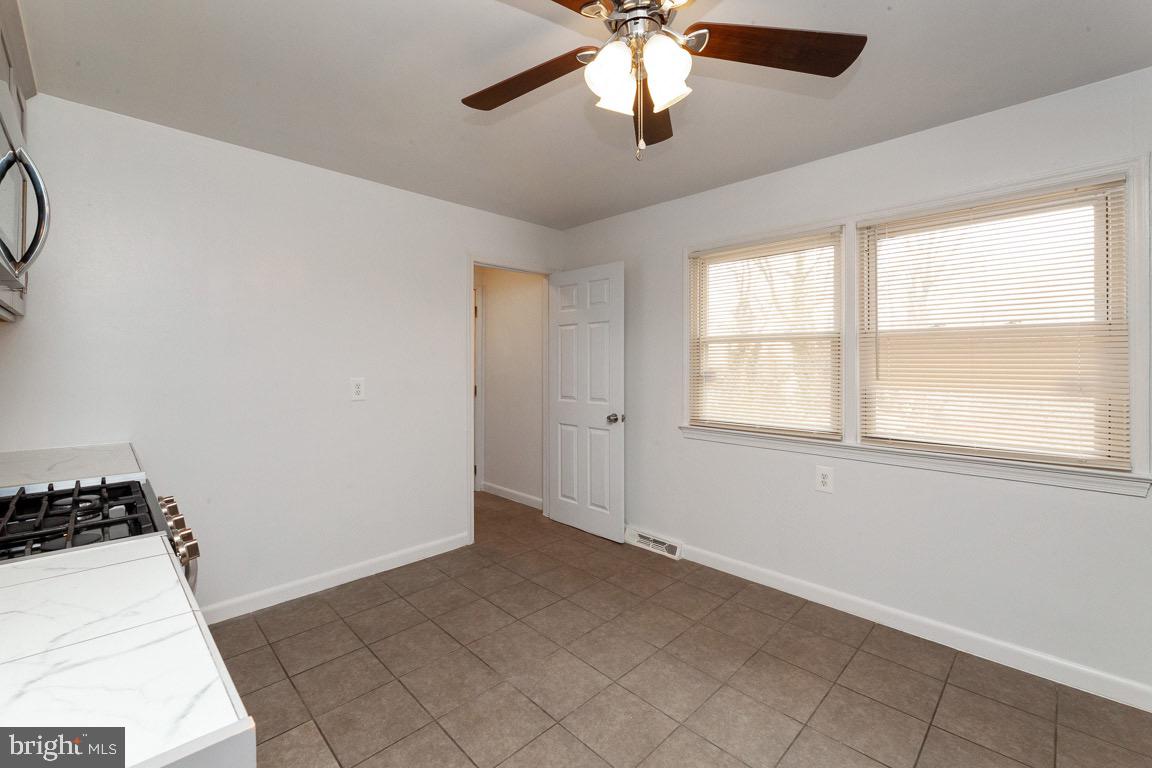 PHELPS 2ND ADDN TO FORESTVILLE - Residential Lease