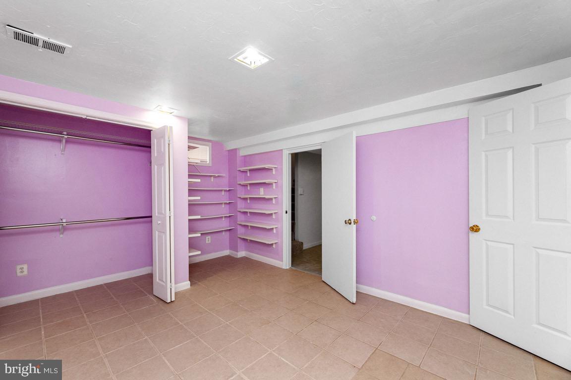 PHELPS 2ND ADDN TO FORESTVILLE - Residential Lease