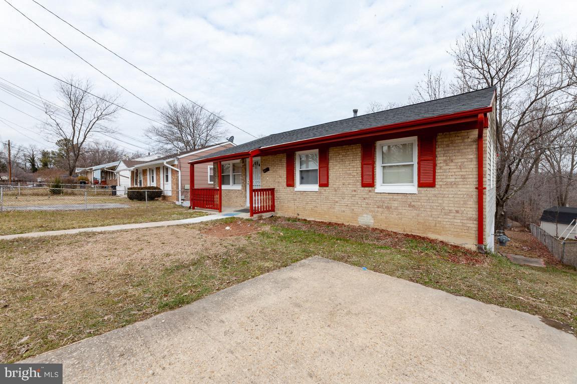 PHELPS 2ND ADDN TO FORESTVILLE - Residential Lease