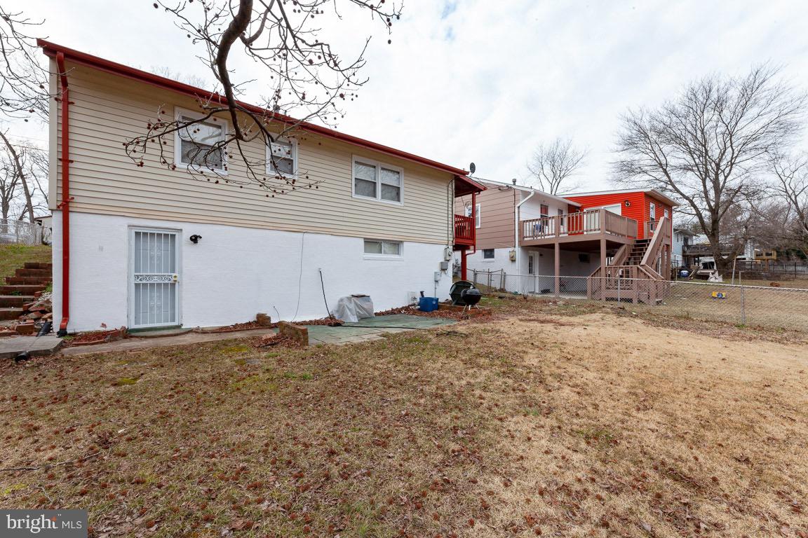 PHELPS 2ND ADDN TO FORESTVILLE - Residential Lease