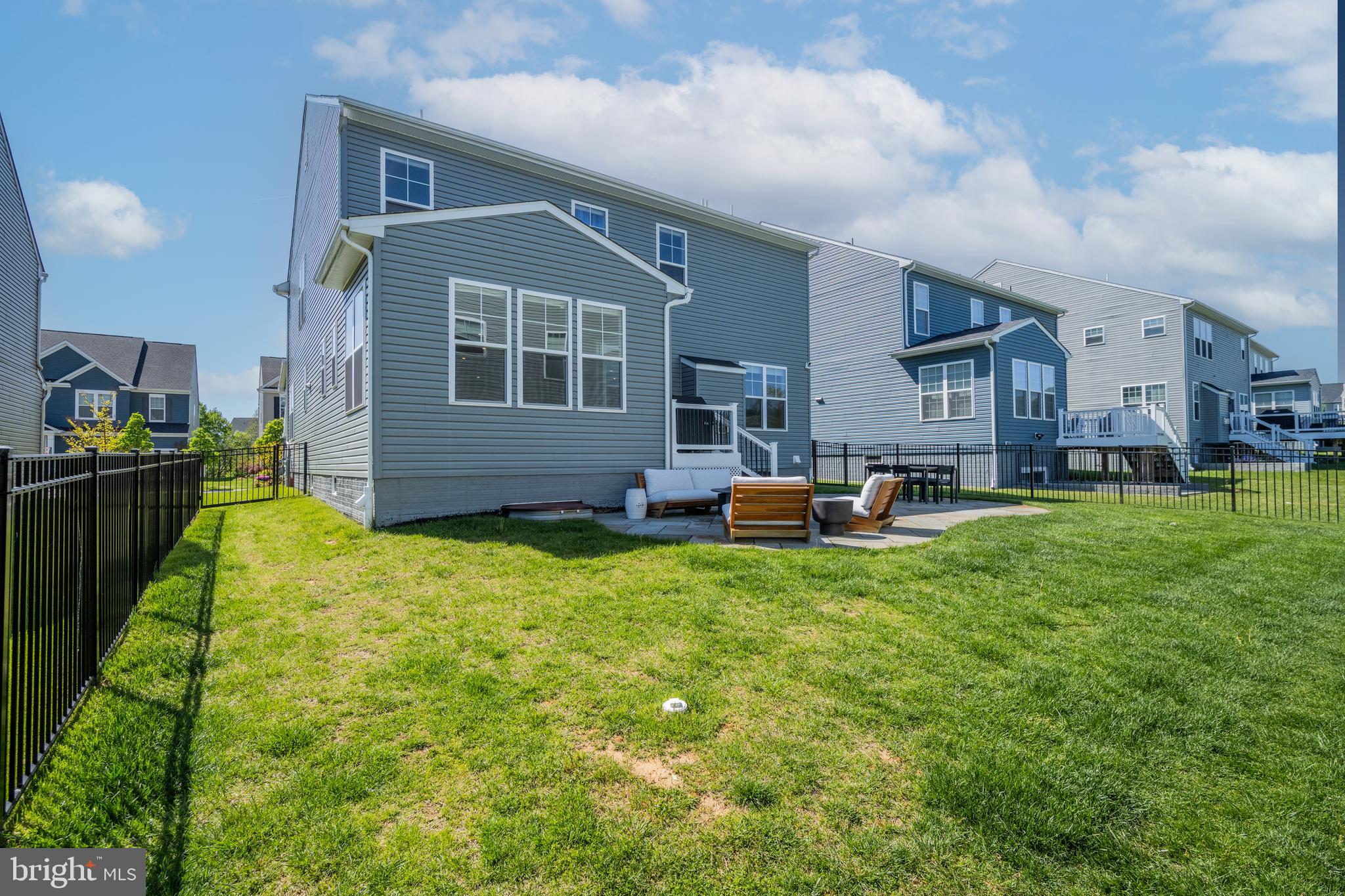 RIVER HILL - Residential