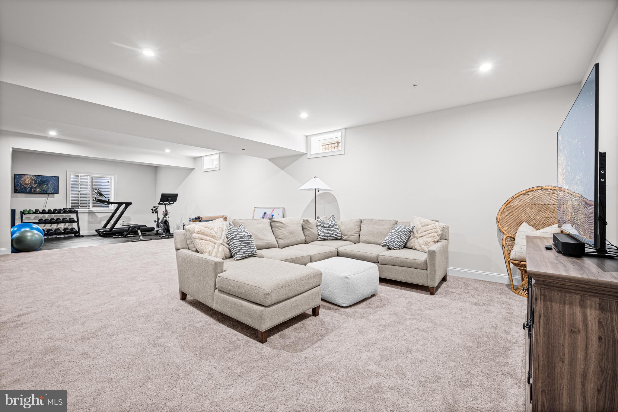 RIVER HILL - Residential