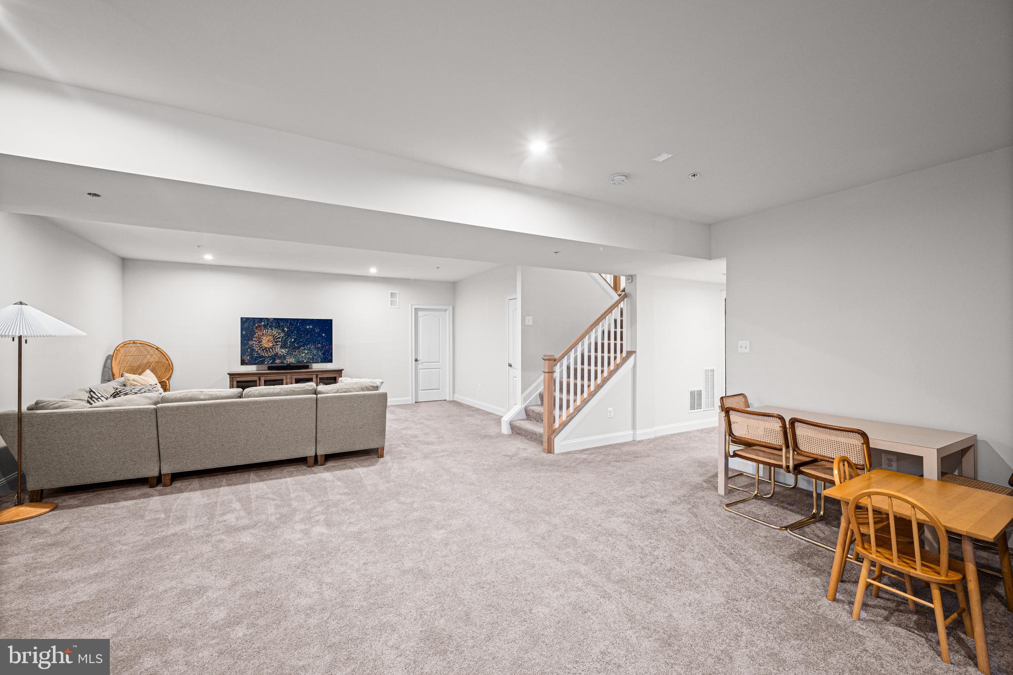 RIVER HILL - Residential