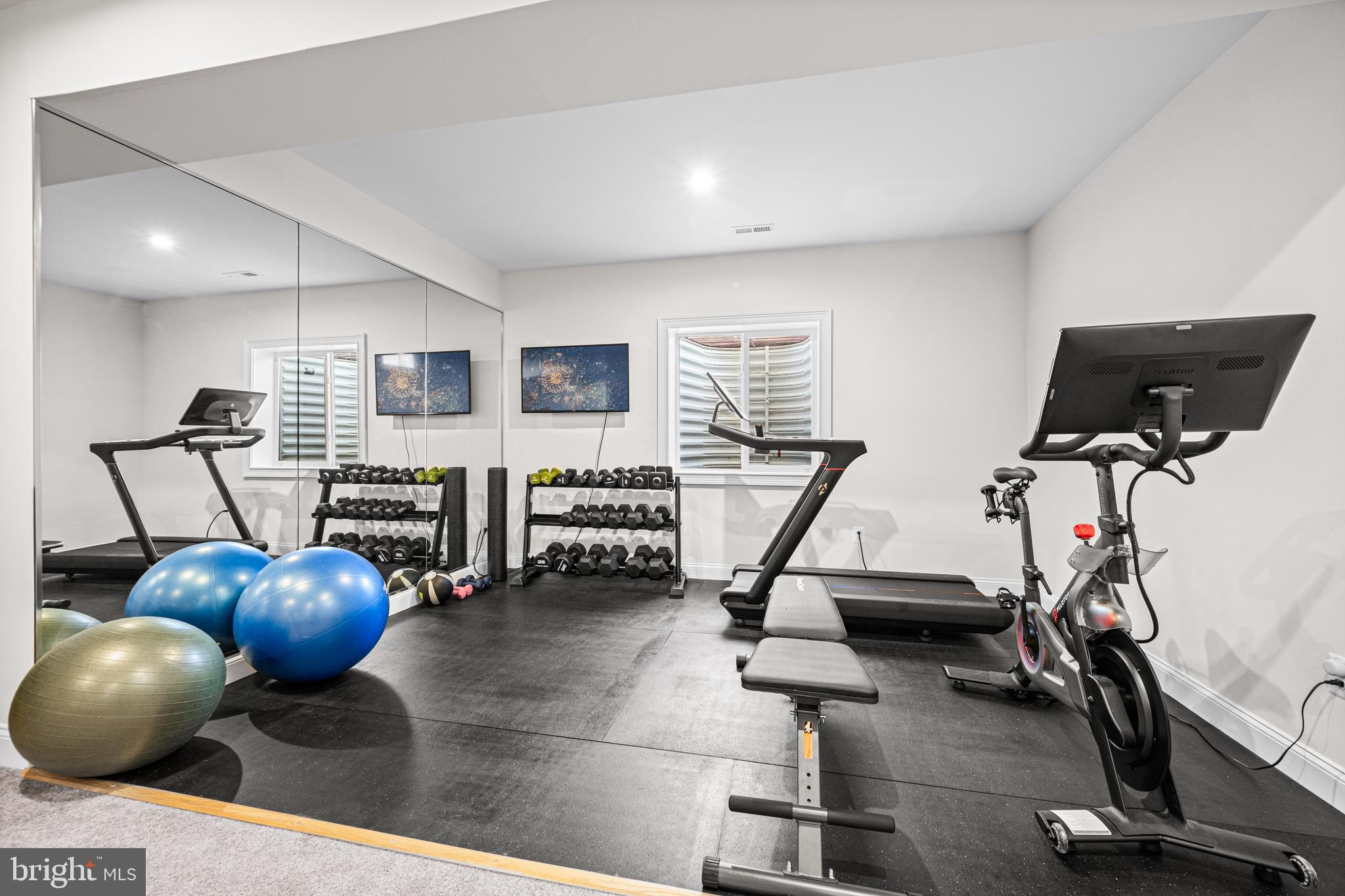 RIVER HILL - Residential