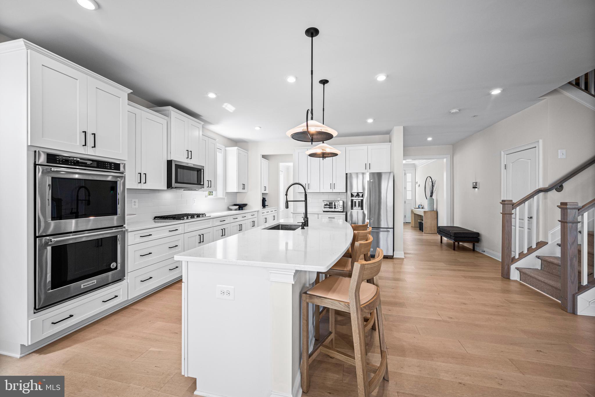 RIVER HILL - Residential