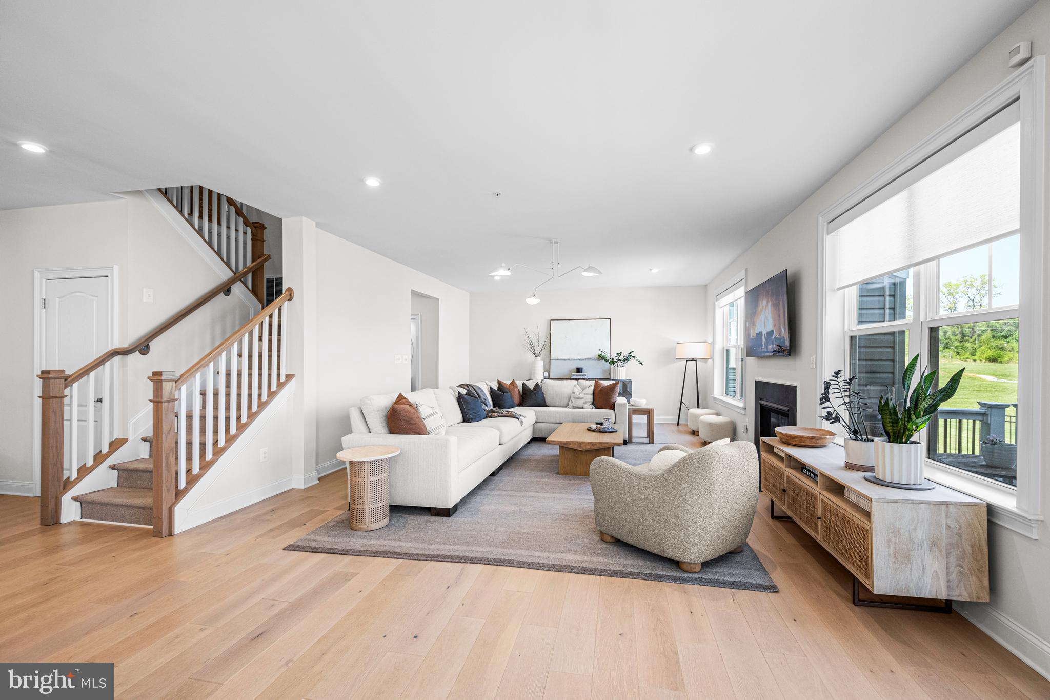 RIVER HILL - Residential