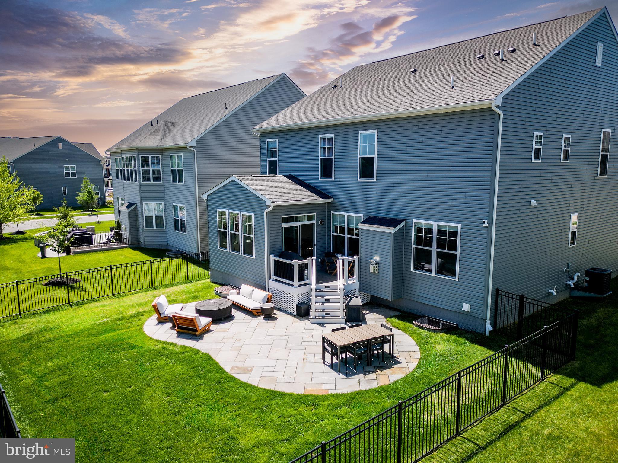 RIVER HILL - Residential