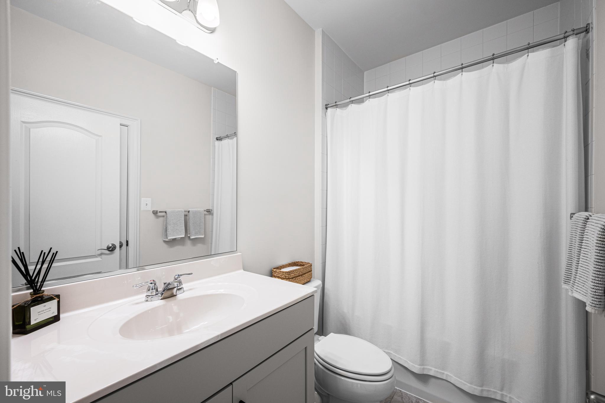 RIVER HILL - Residential