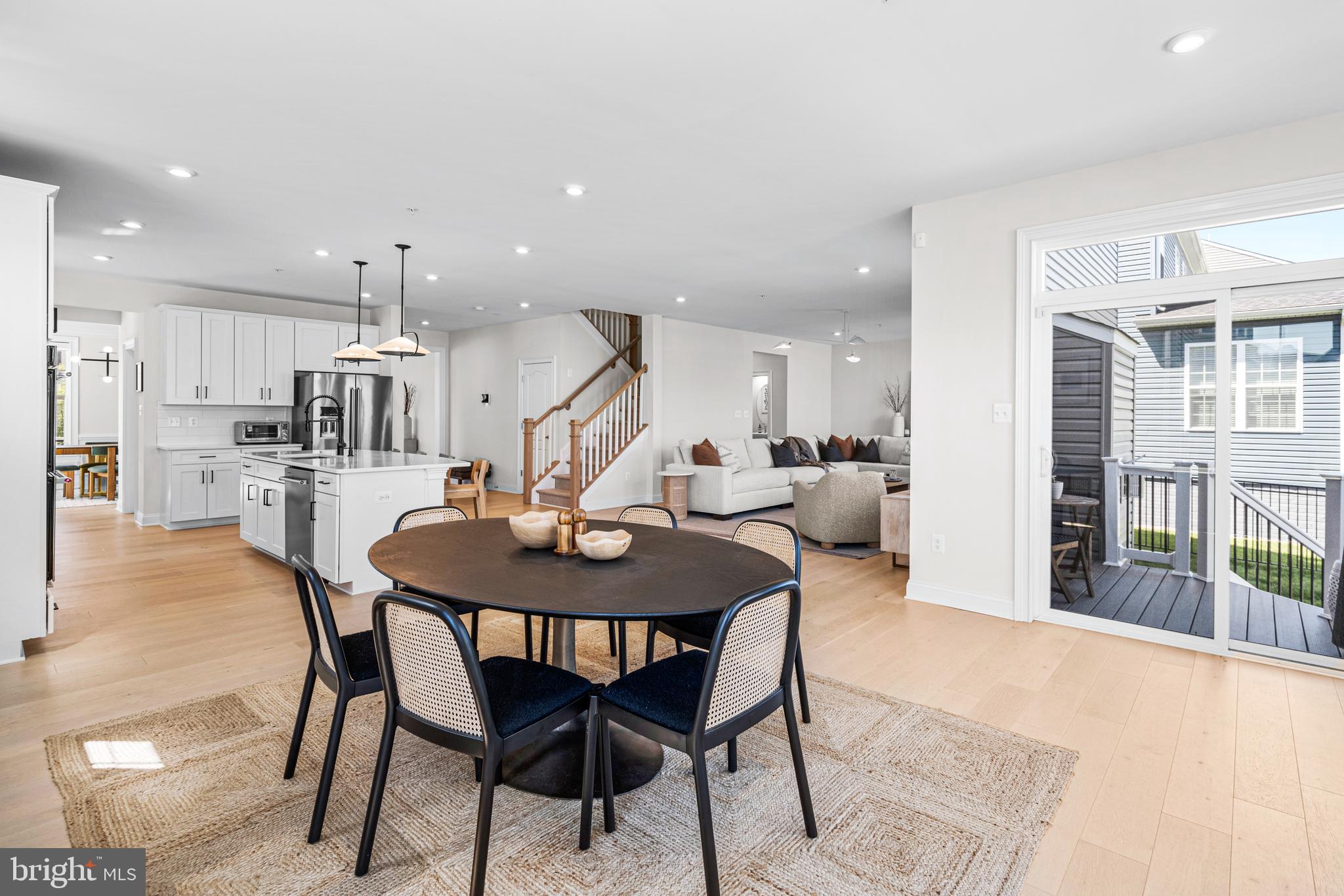 RIVER HILL - Residential