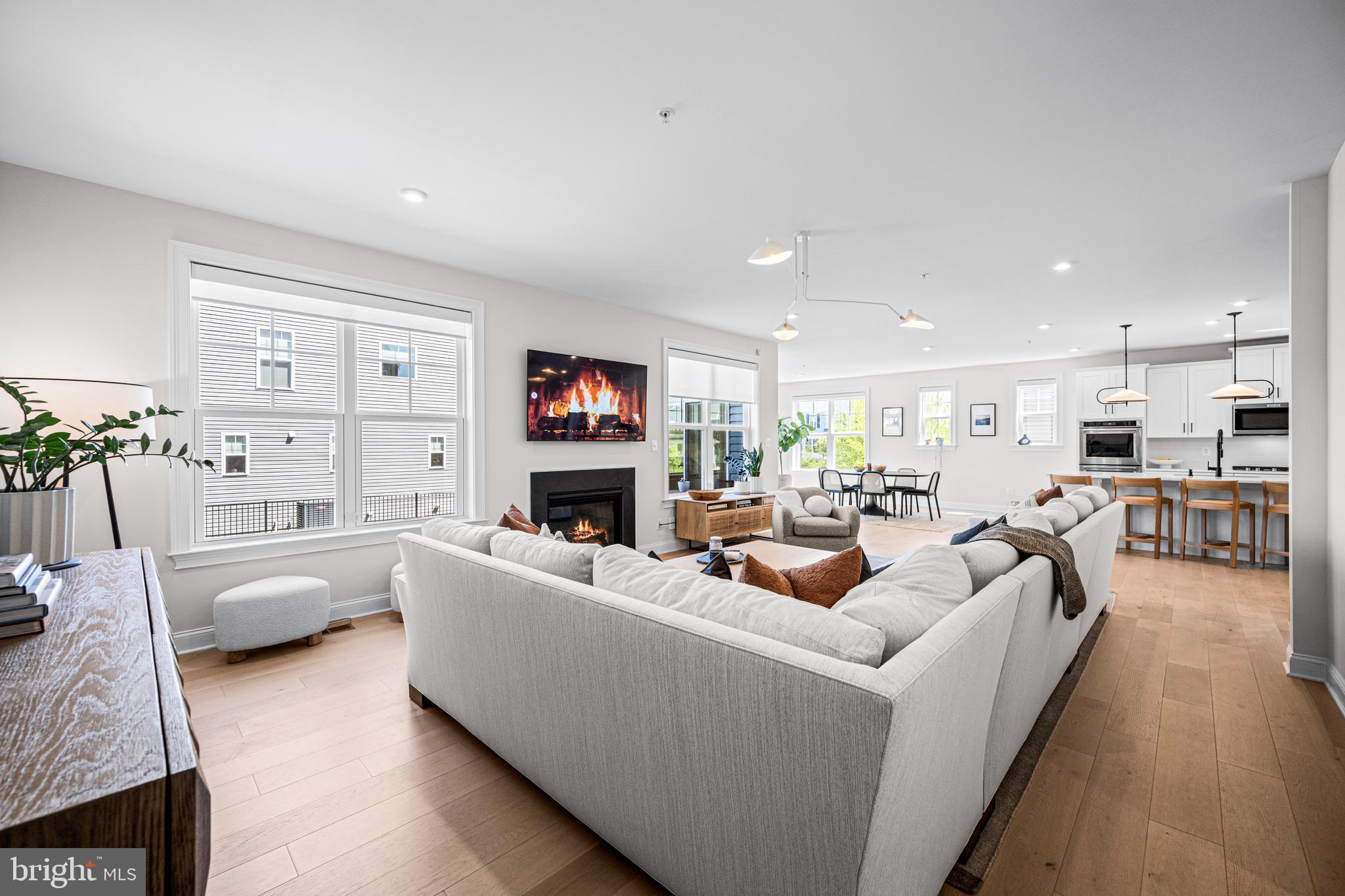 RIVER HILL - Residential