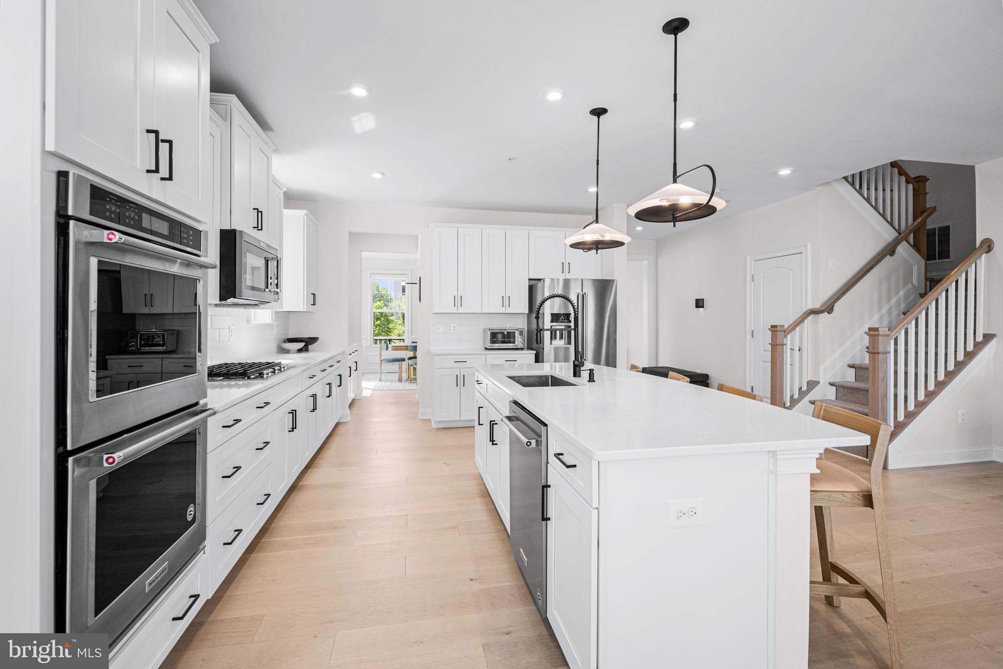 RIVER HILL - Residential