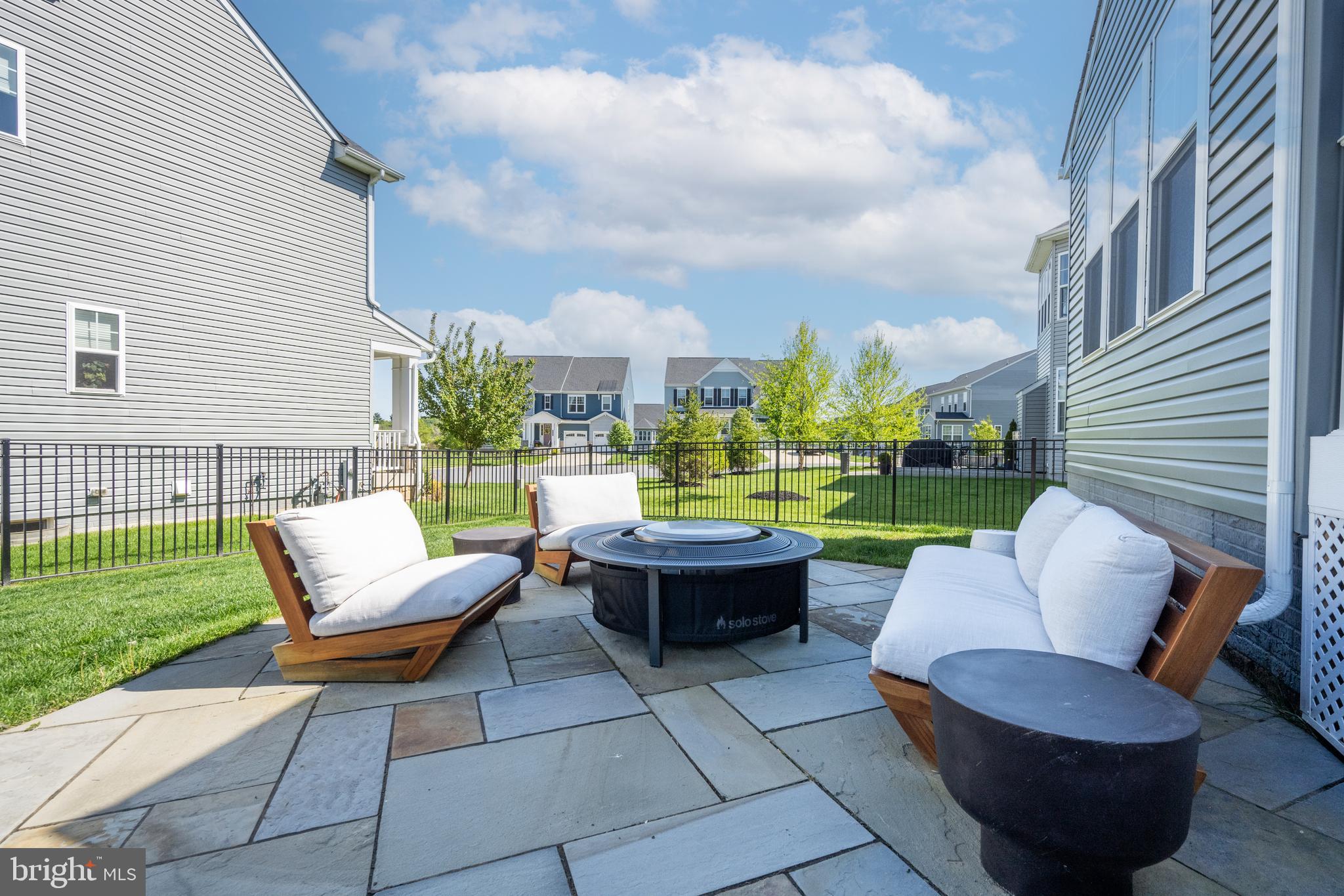 RIVER HILL - Residential