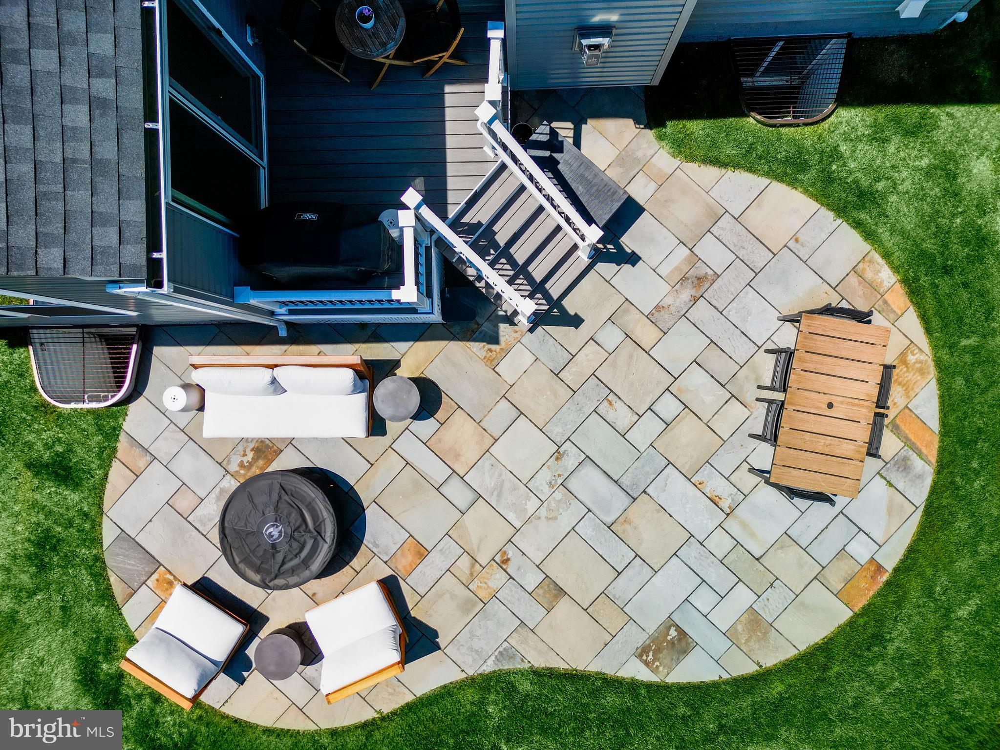 RIVER HILL - Residential