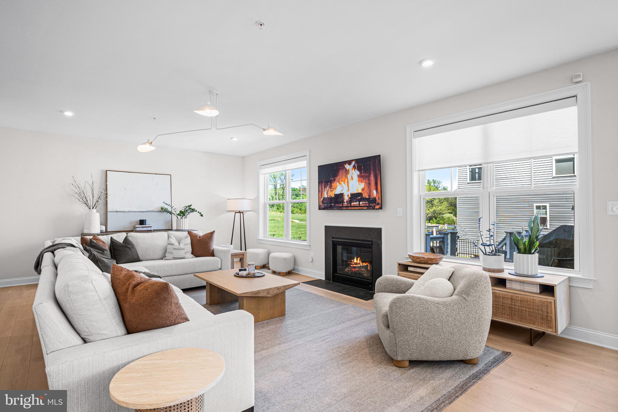 RIVER HILL - Residential