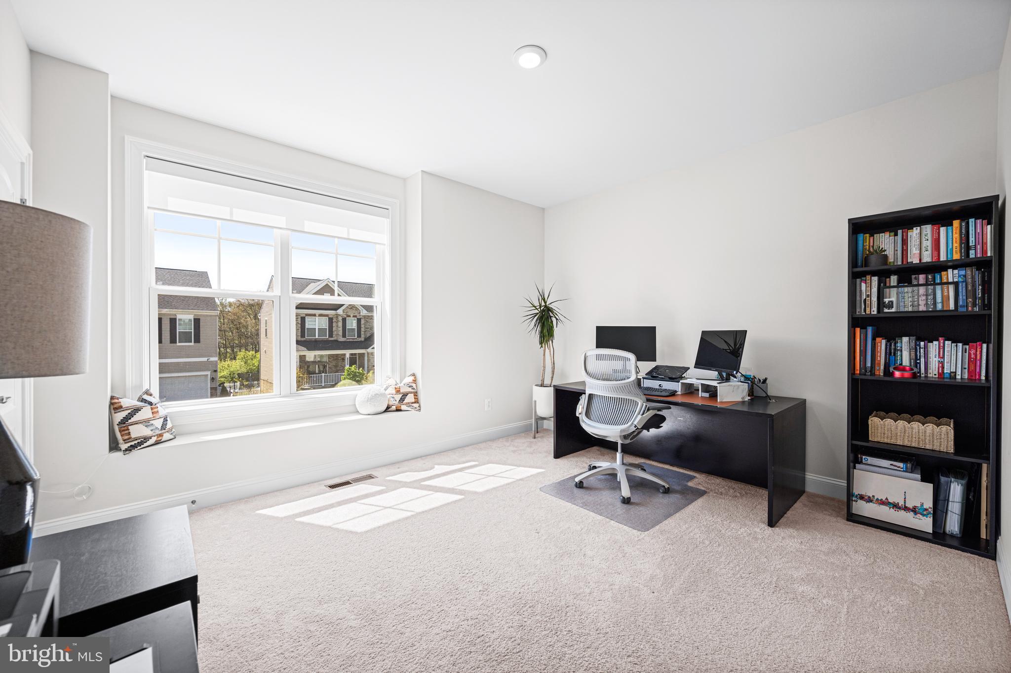 RIVER HILL - Residential