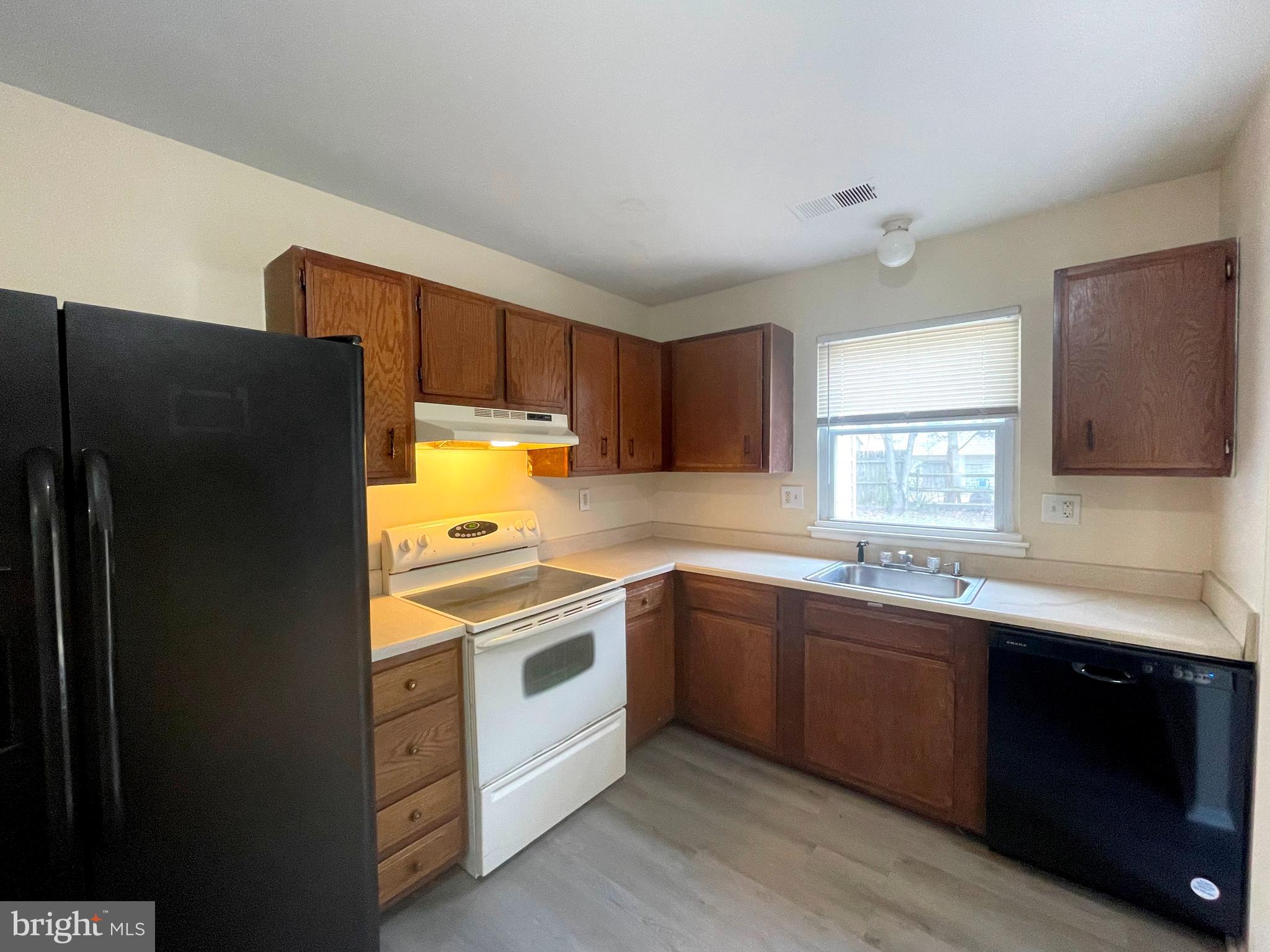 ST CHARLES SUB - WAKEFIELD - Residential Lease