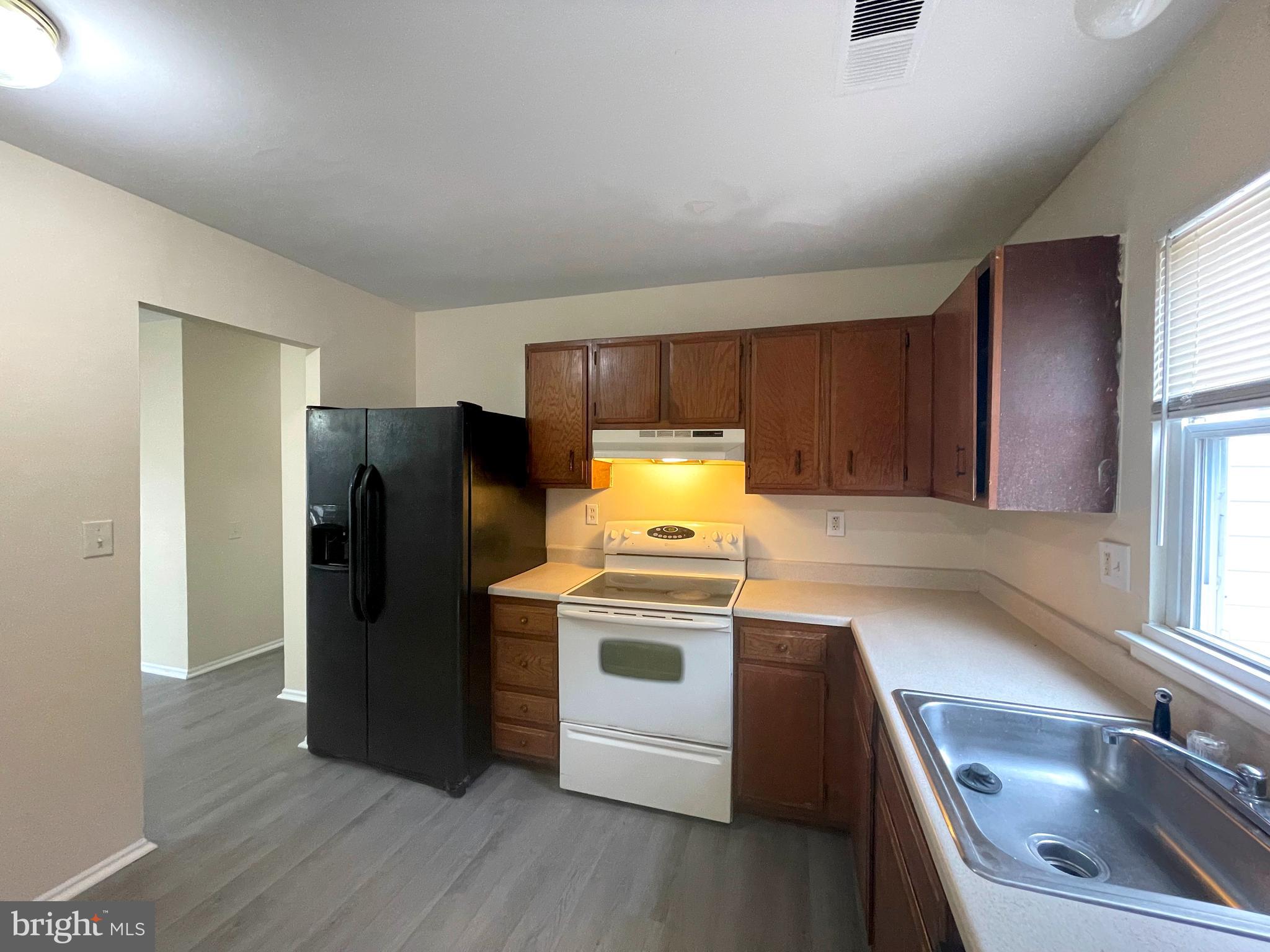 ST CHARLES SUB - WAKEFIELD - Residential Lease