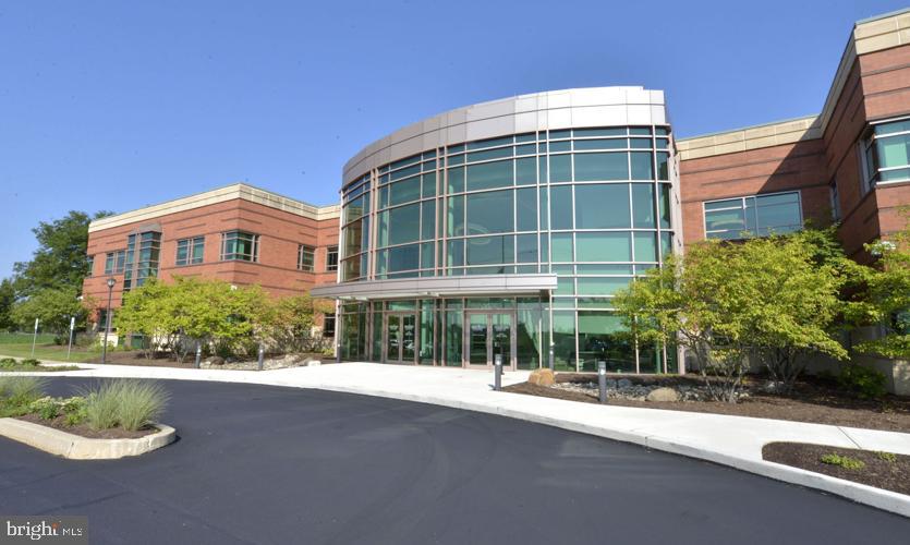 Stunning office suites in turn-key Class A+ condition. Great location with abundant on-site parking. Wow your customers and clients. Suites fully secured, customization possible, full ADA, shared meeting space, gorgeous grounds.
Space suite sizes start at 6,240 square feet and go up to 33,000 square feet. Elevators, light and bright modern conveniences. Located at a fantastic location just off two US Route 30 exits yet positioned in the heart of the PA Dutch country. $25.00 MG with a 2025 base year stop. Rate includes RE Taxes and Utilities and CAM. Enjoy all the benefits of the Greenfield Corporate Center. Beauty that makes cents! Arrange all tours with Althea, minimum 24 hours' notice needed please.