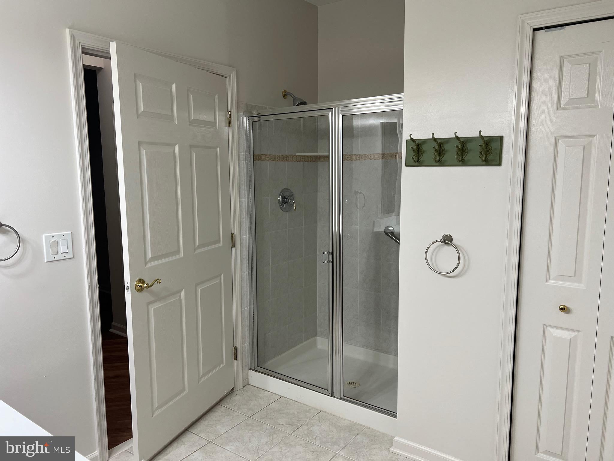 REGENT PARK - Residential Lease