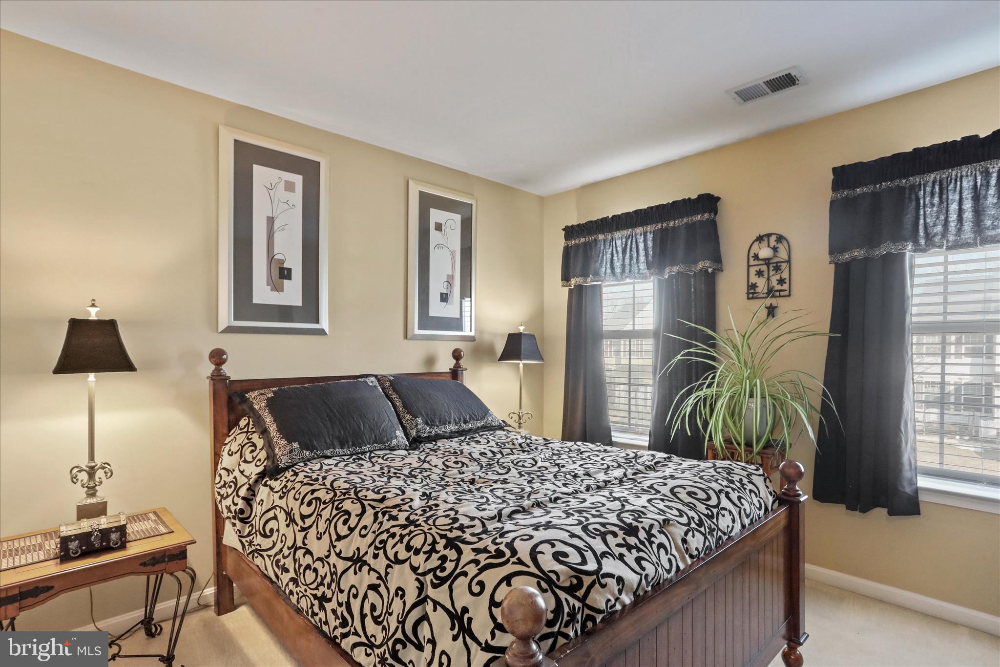 KENSINGTON VILLAS - Residential