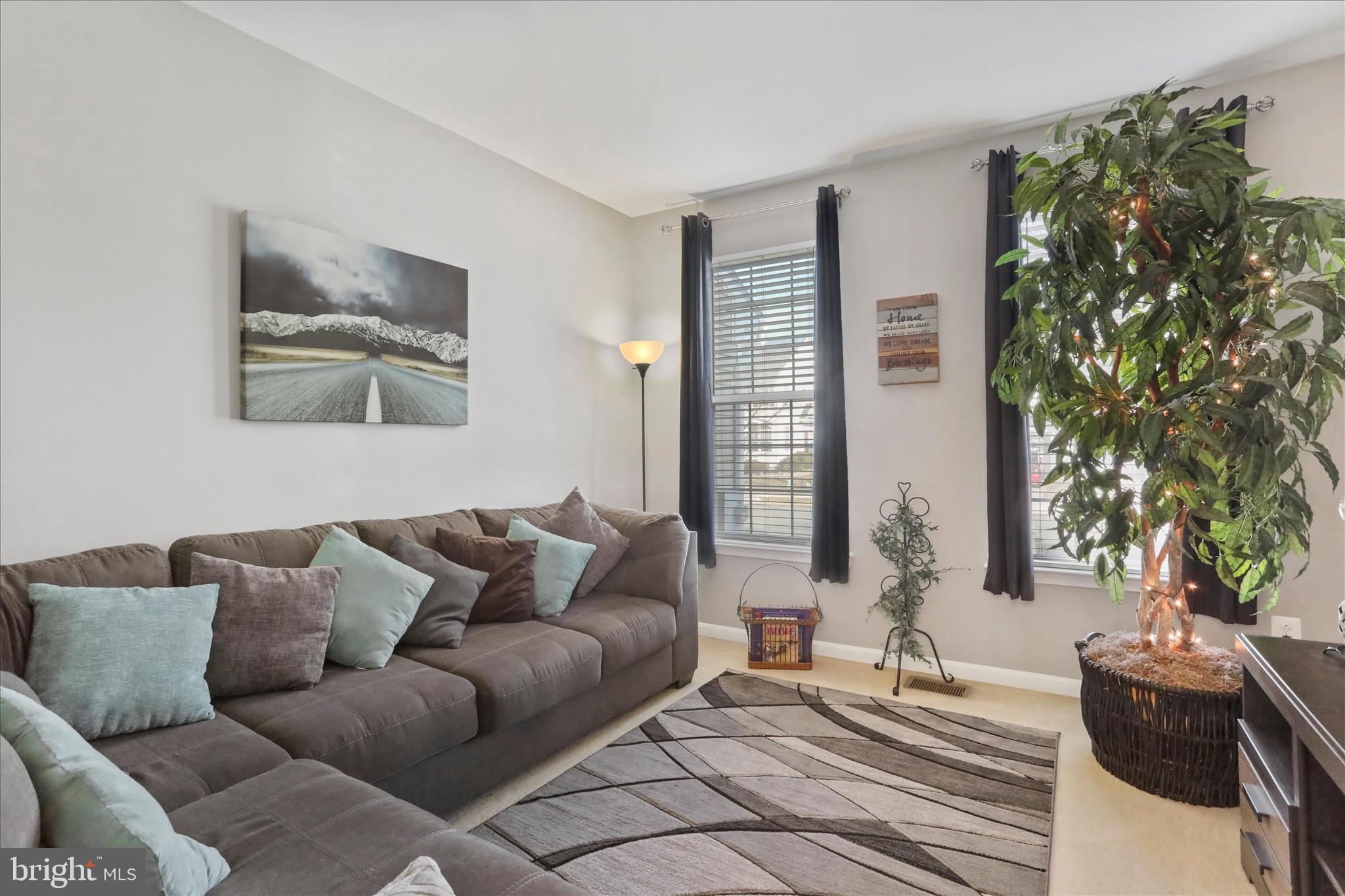 KENSINGTON VILLAS - Residential