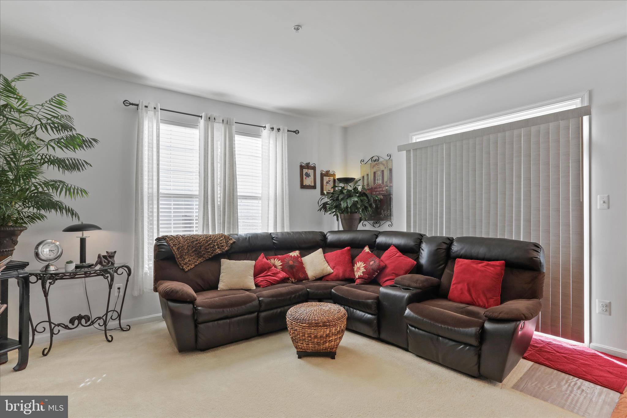 KENSINGTON VILLAS - Residential