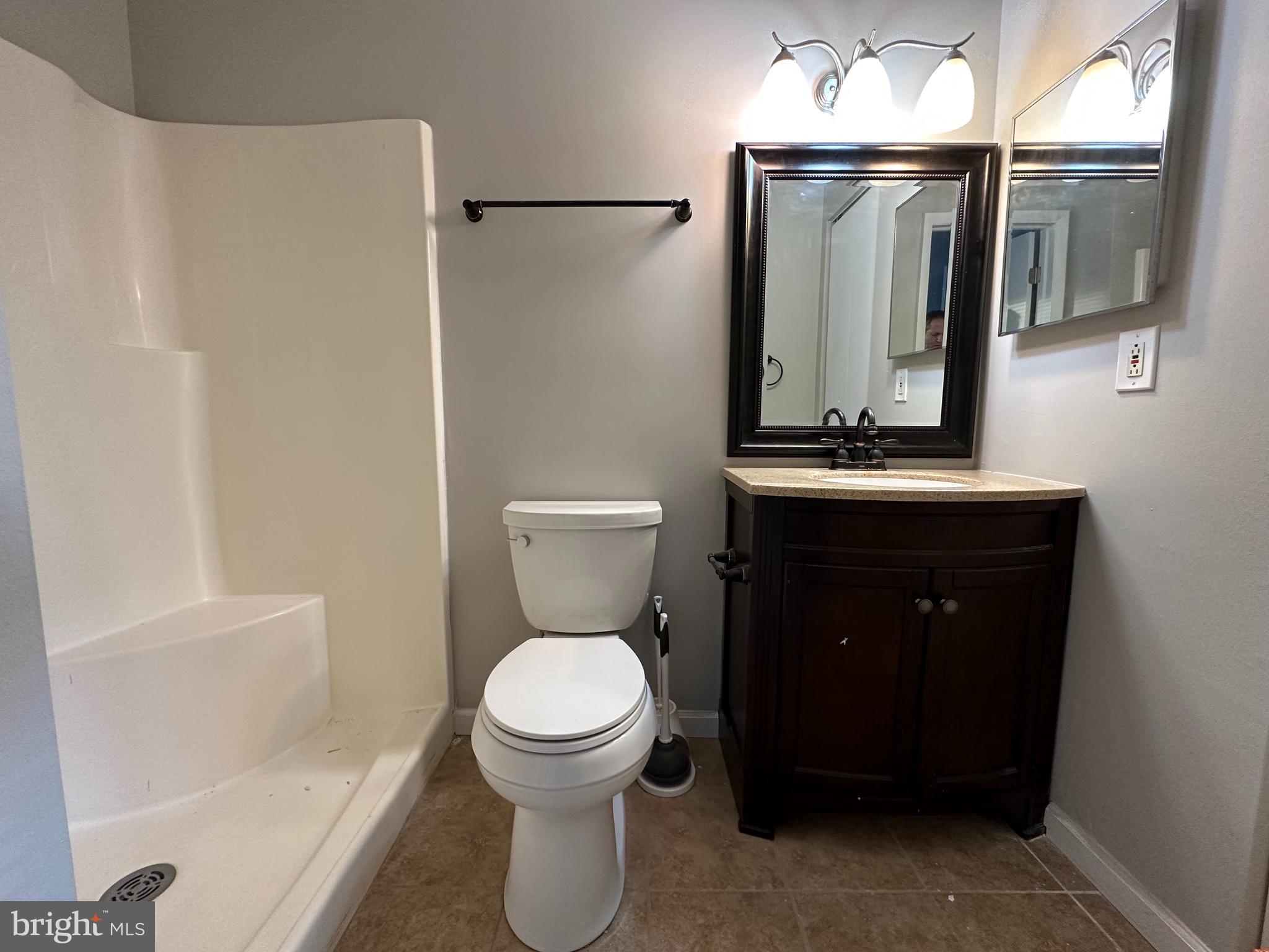 ULMSTEAD GARDENS - Residential Lease