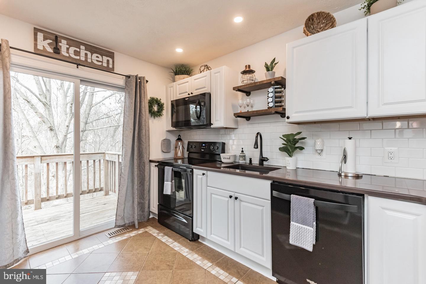 ULMSTEAD GARDENS - Residential Lease