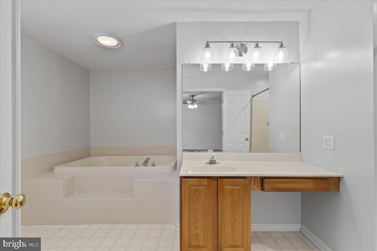 CHESAPEAKE WOODS - Residential Lease