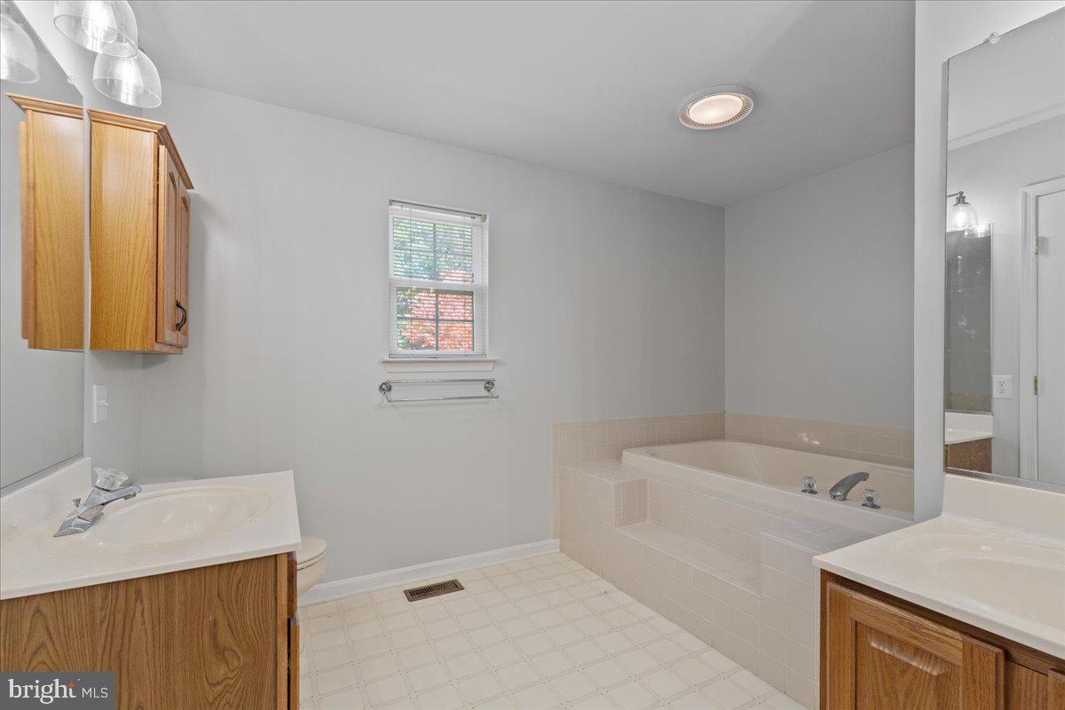 CHESAPEAKE WOODS - Residential Lease