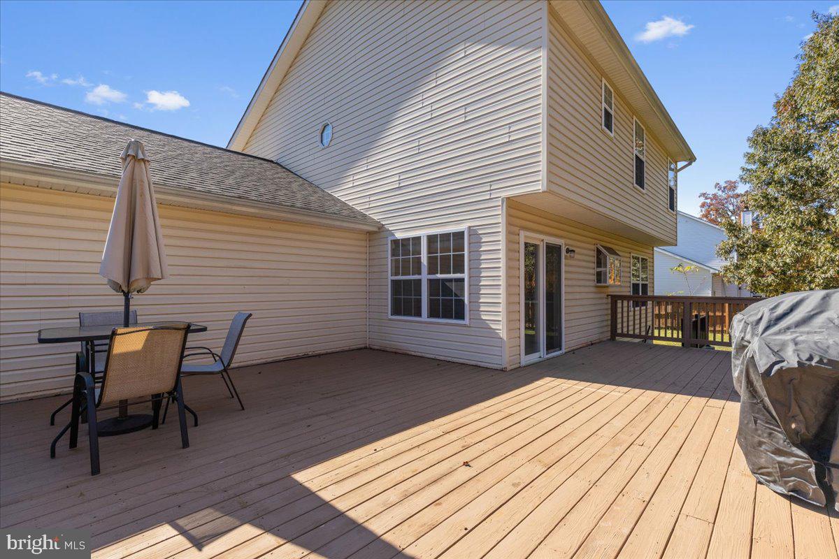 CHESAPEAKE WOODS - Residential Lease