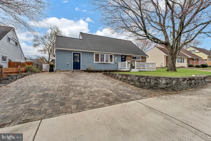 COUNTRY CLUB ESTATES - Residential