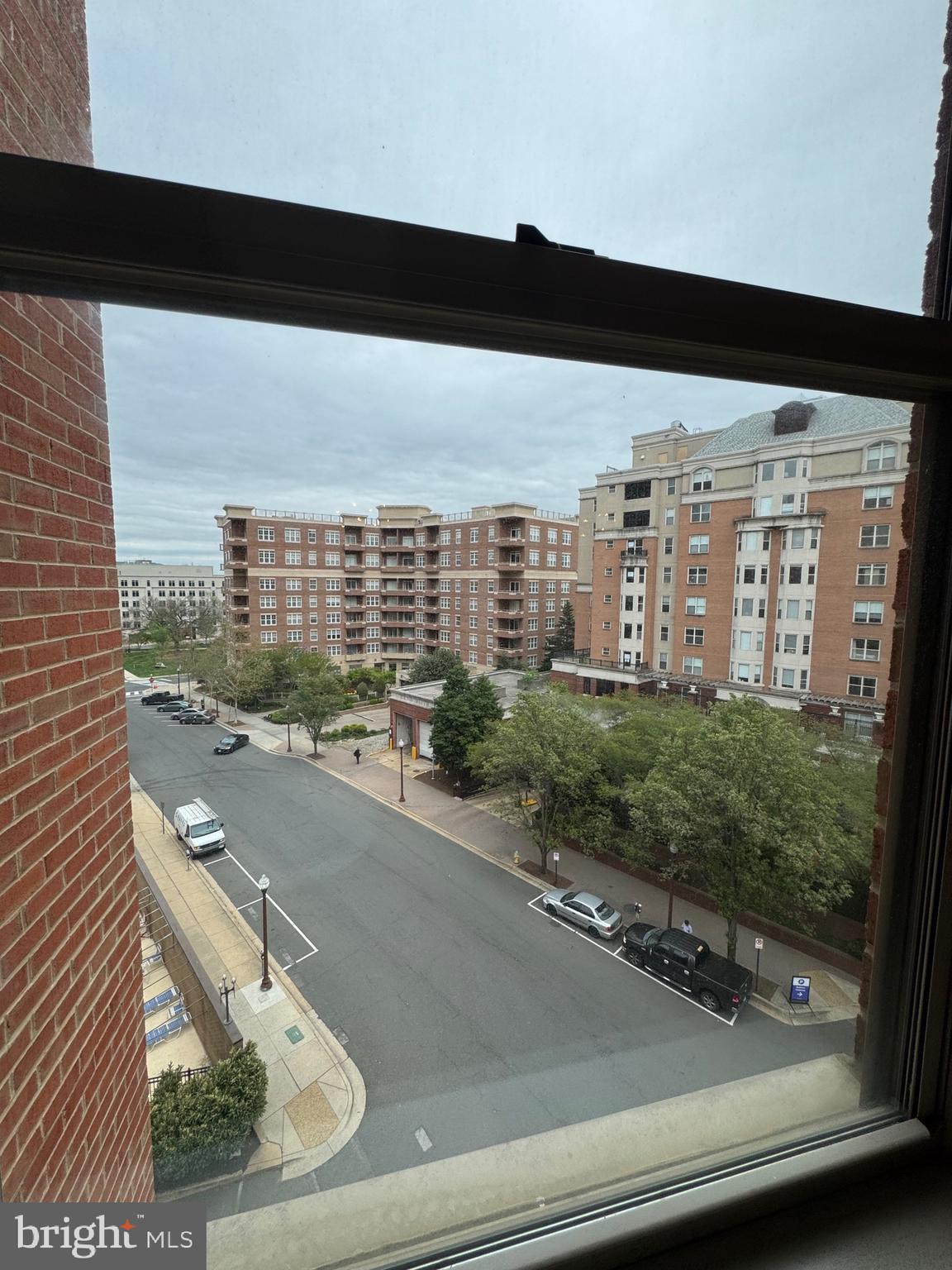 LEXINGTON SQUARE - Residential Lease