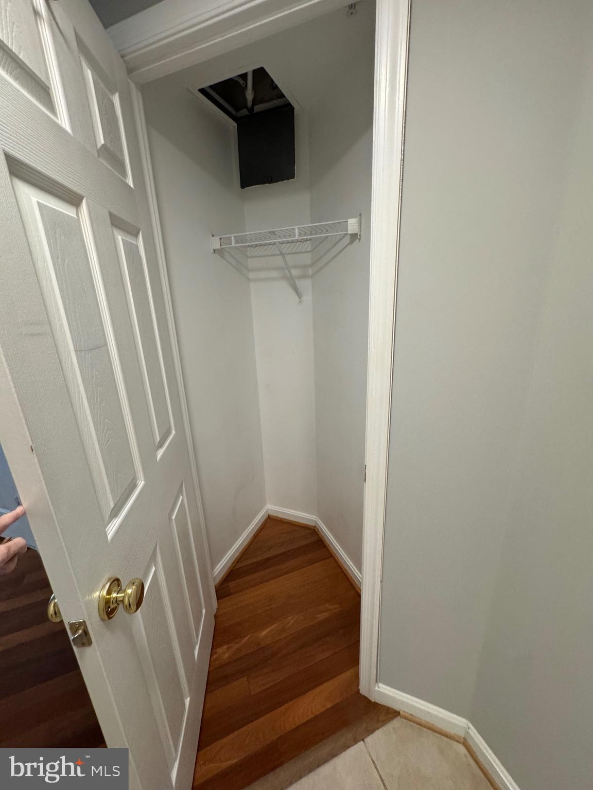 LEXINGTON SQUARE - Residential Lease