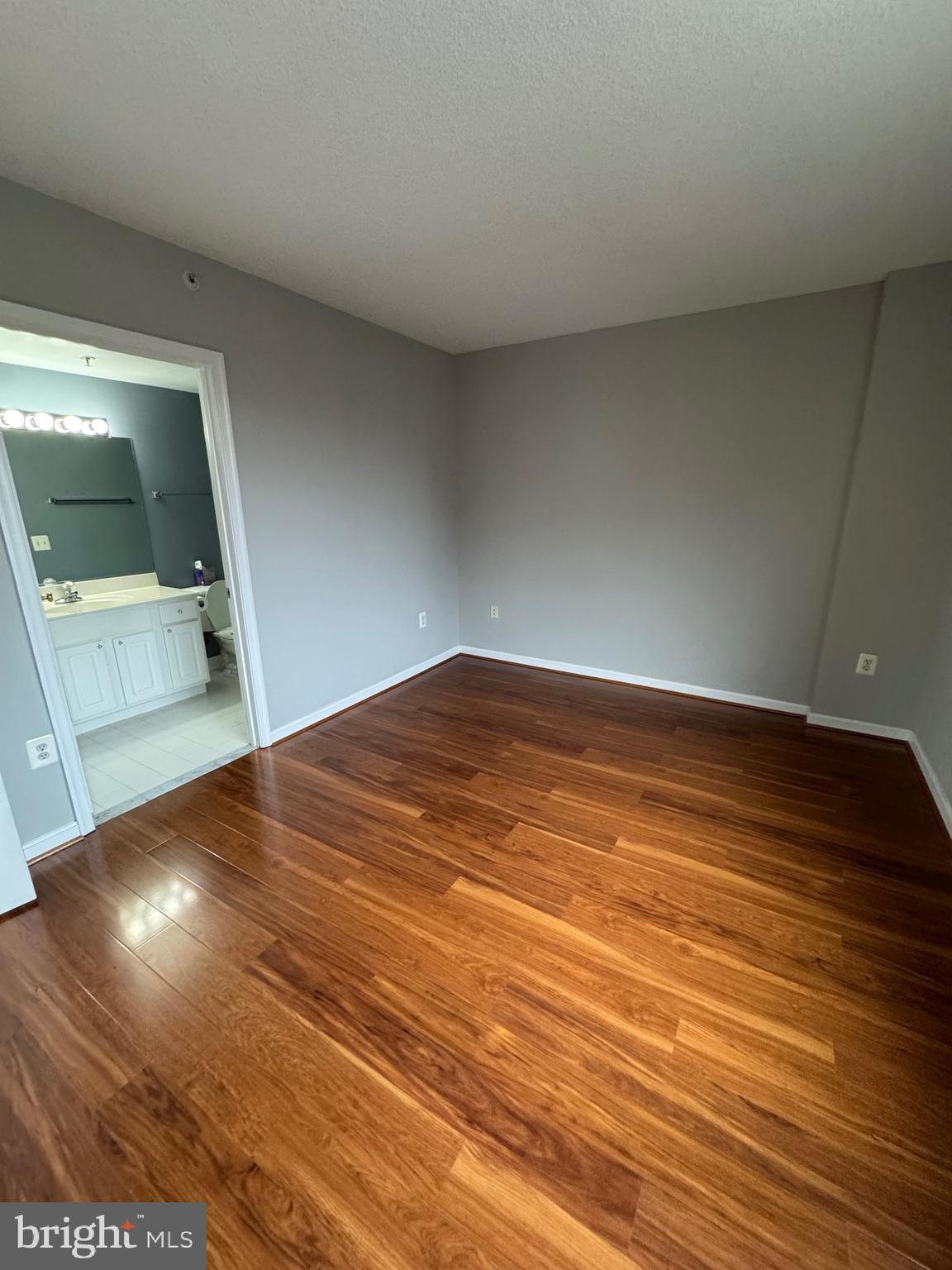 LEXINGTON SQUARE - Residential Lease