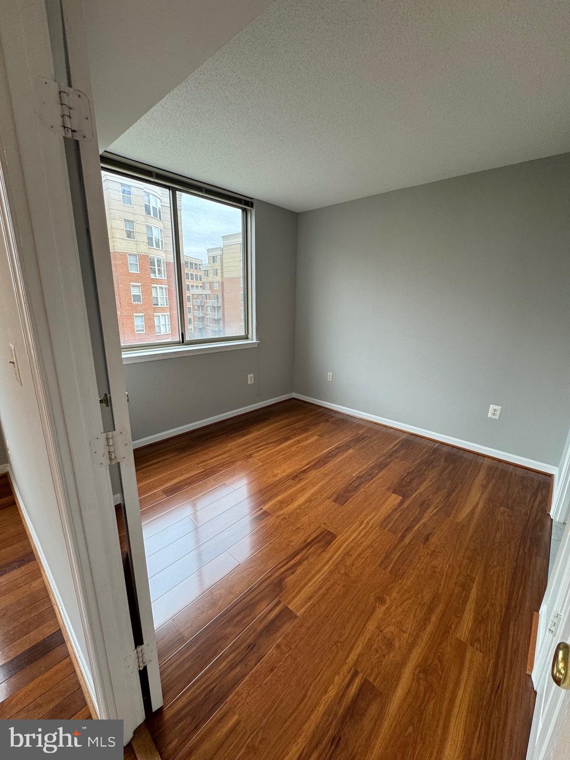 LEXINGTON SQUARE - Residential Lease