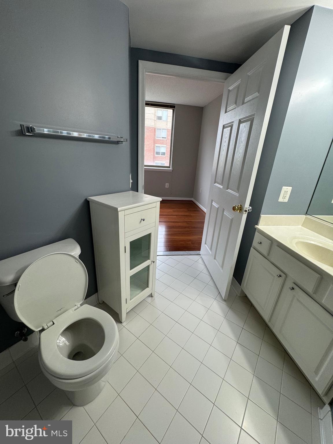 LEXINGTON SQUARE - Residential Lease