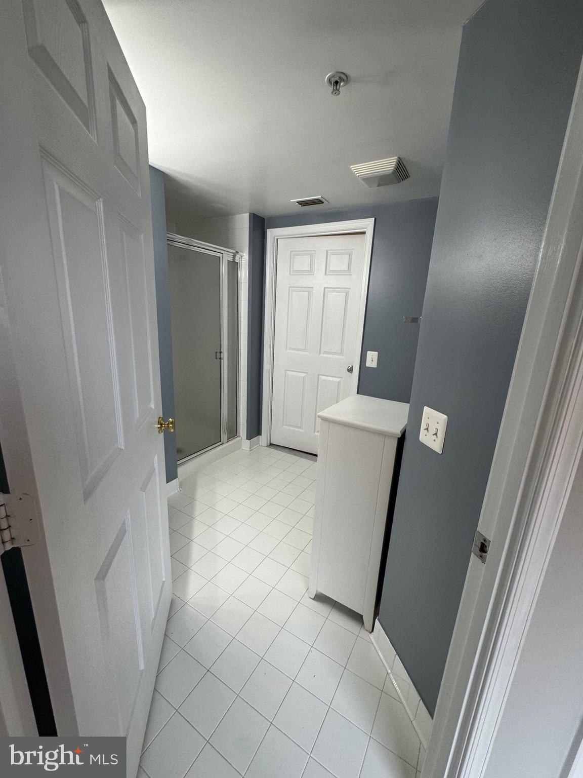 LEXINGTON SQUARE - Residential Lease