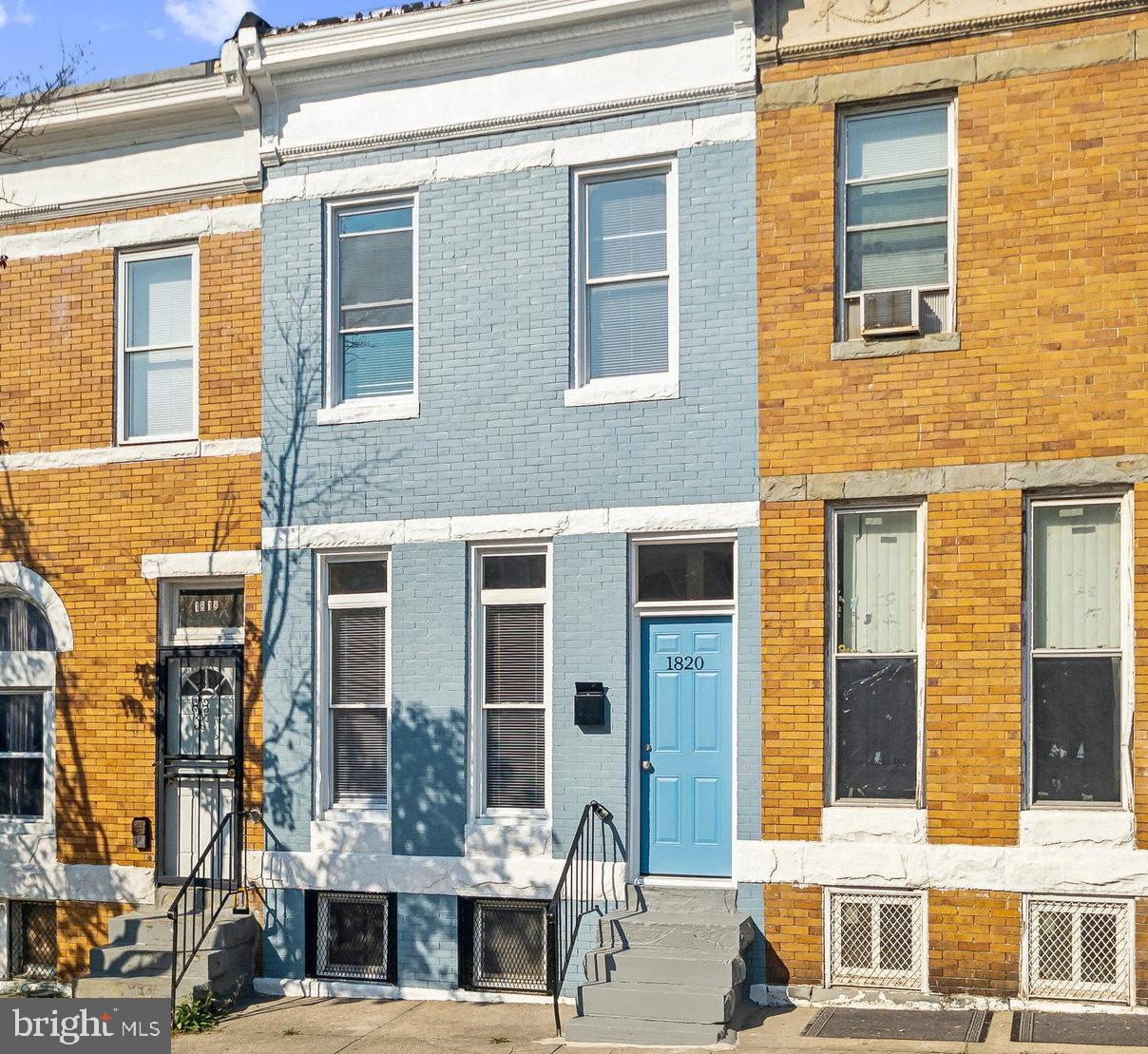 ***𝗠𝗼𝗿𝗲 𝗱𝗲𝘁𝗮𝗶𝗹𝘀 𝗰𝗼𝗻𝘁𝗮𝗰𝘁 𝗖𝗼-𝗟𝗶𝘀𝘁𝗲𝗿. Seller is motivated and willing to contribute toward buyer’s closing costs
Welcome home to 1820 N. Payson St. This spacious and remodeled townhouse features a bright living room, a separate dining room, and a kitchen equipped with stainless steel appliances. The kitchen has easy access to the backyard to enjoy the nice weather ahead.
The upper-level features 3 bedrooms and 1 bath providing ample space for family members or guests.
The unfinished basement provides additional space for storage or future upgrades. Laundry hookup in the basement.
Don't miss out on the opportunity to call this townhouse your own! Located minutes away from a metro station. Schedule a showing today and envision the possibilities that await you at 1820 N Payson St.