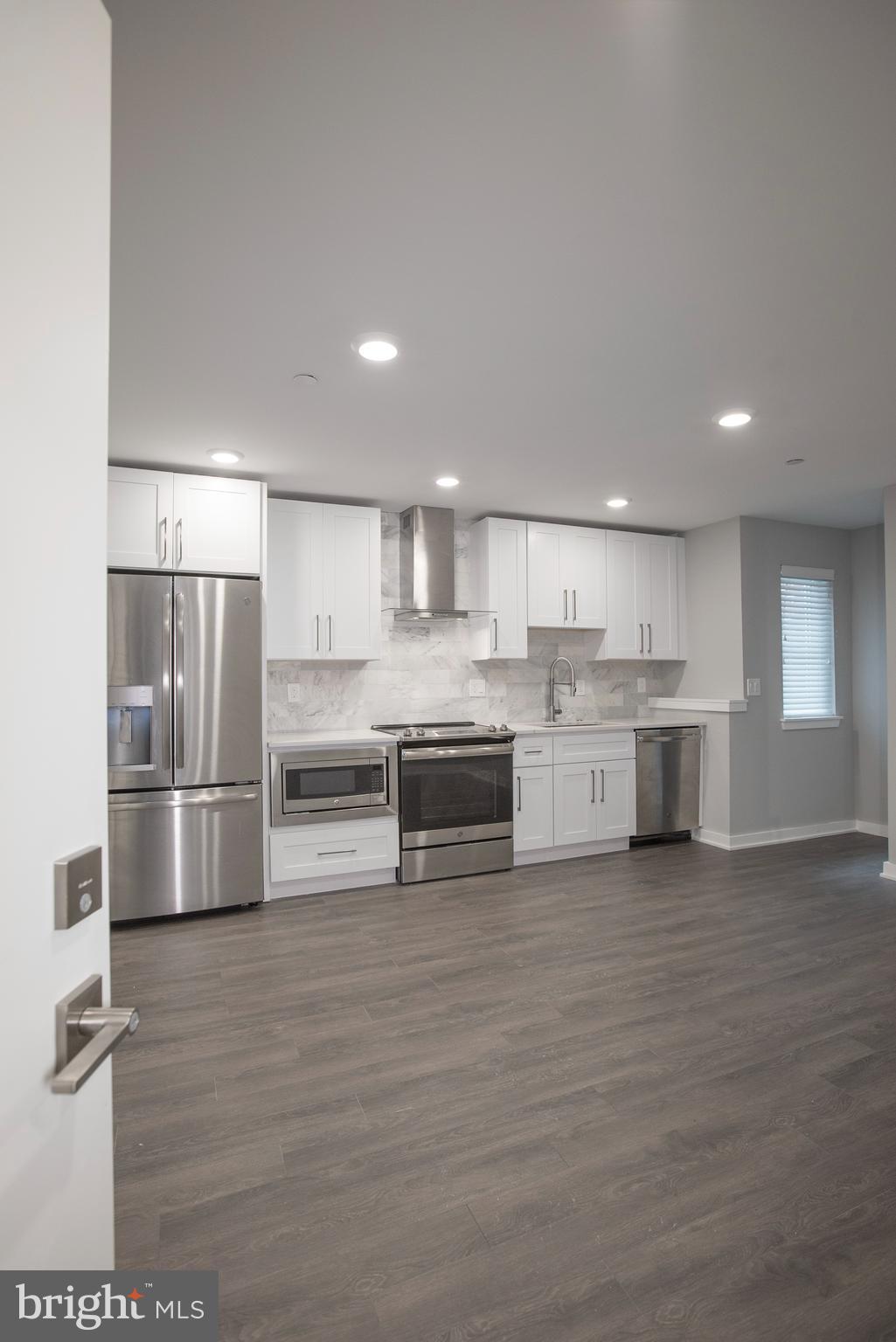 FAIRMOUNT - Residential Lease