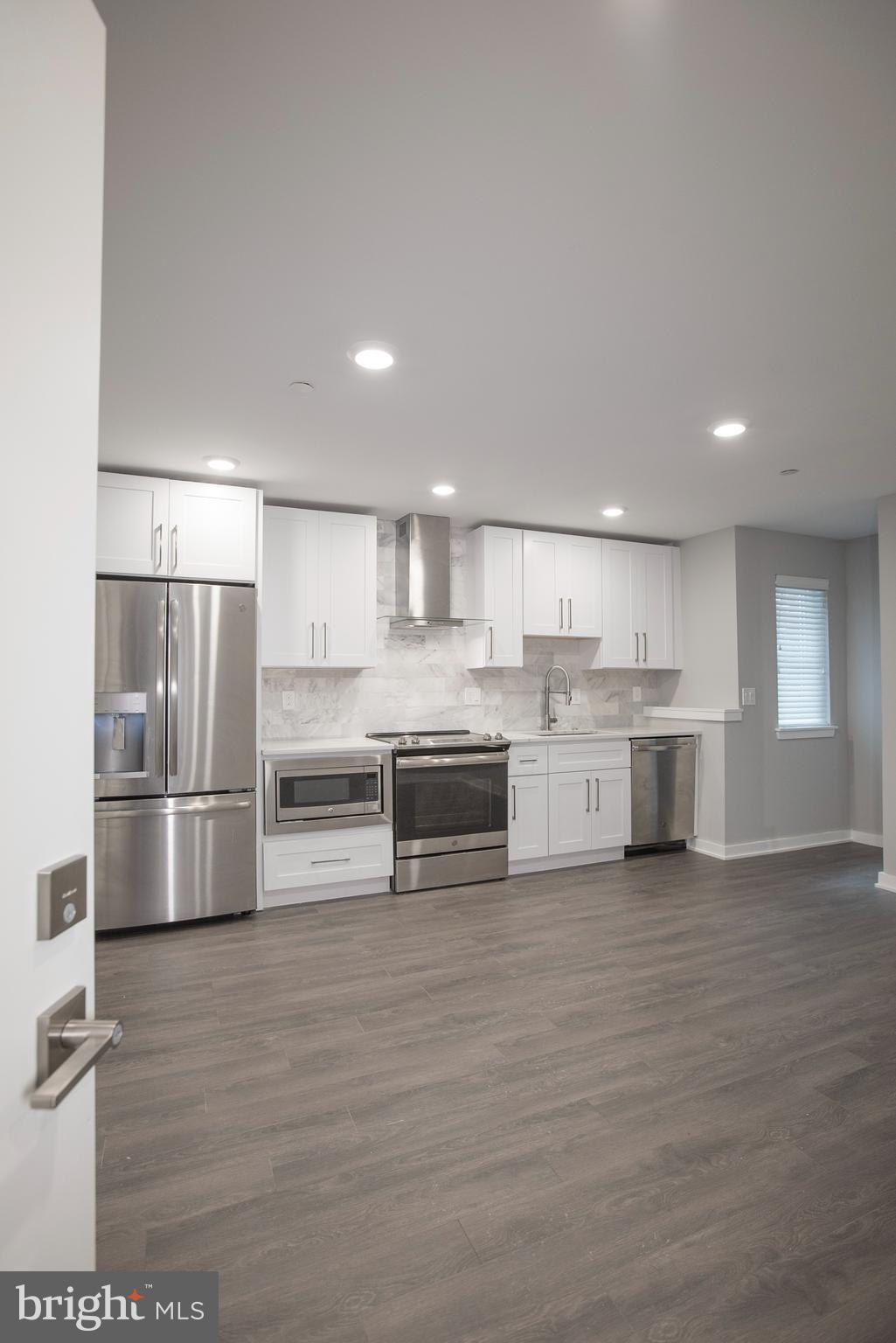 FAIRMOUNT - Residential Lease