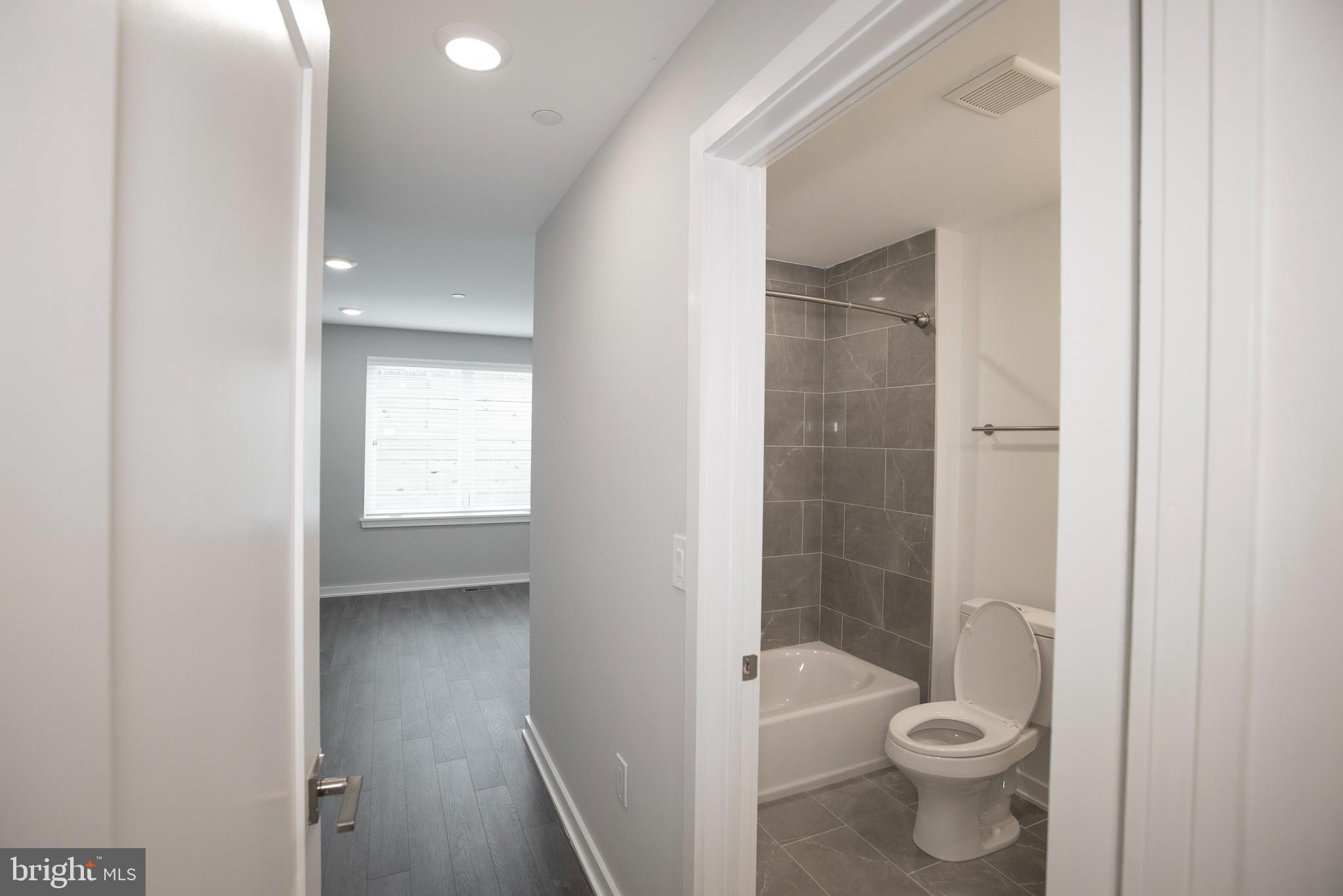 FAIRMOUNT - Residential Lease