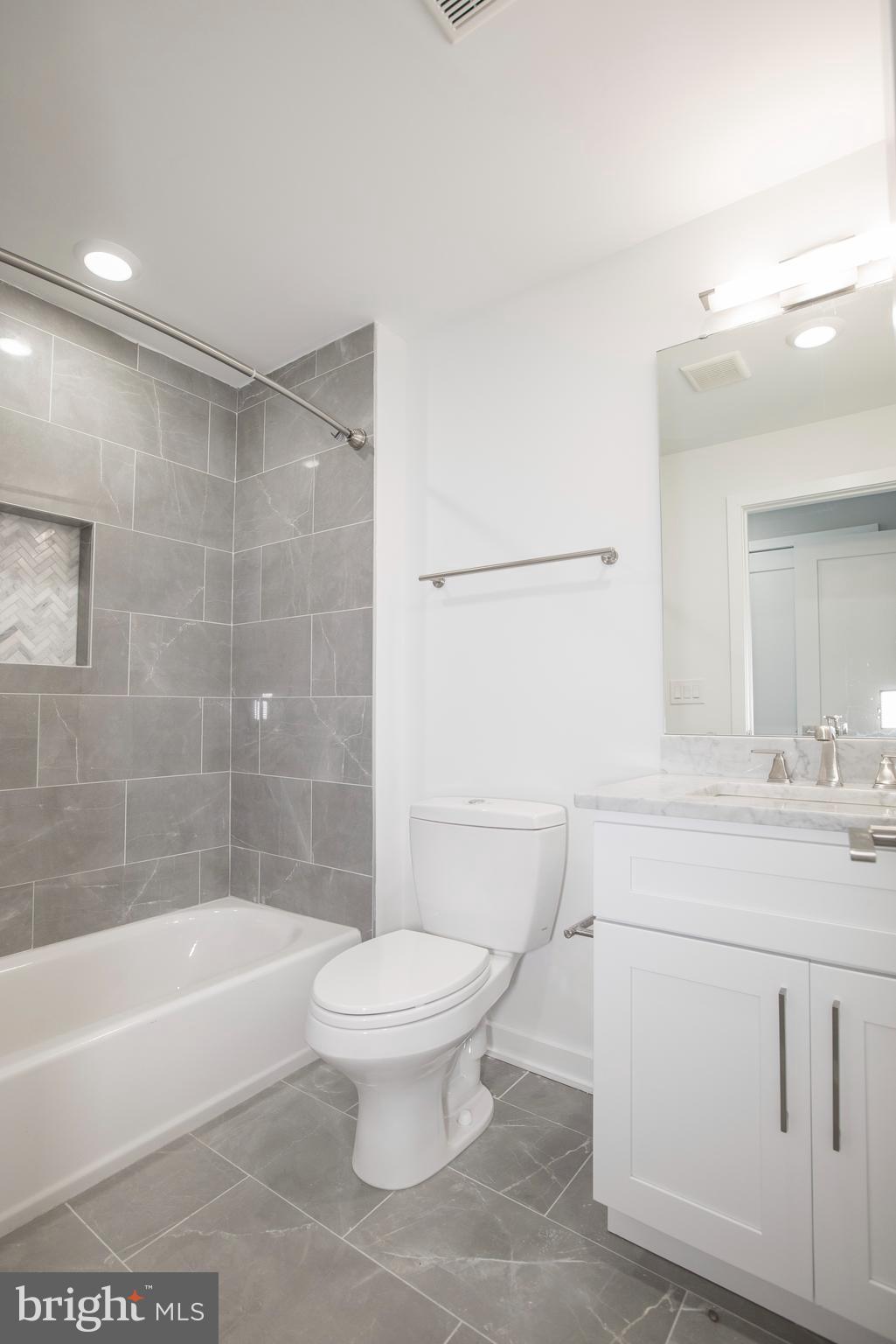 FAIRMOUNT - Residential Lease