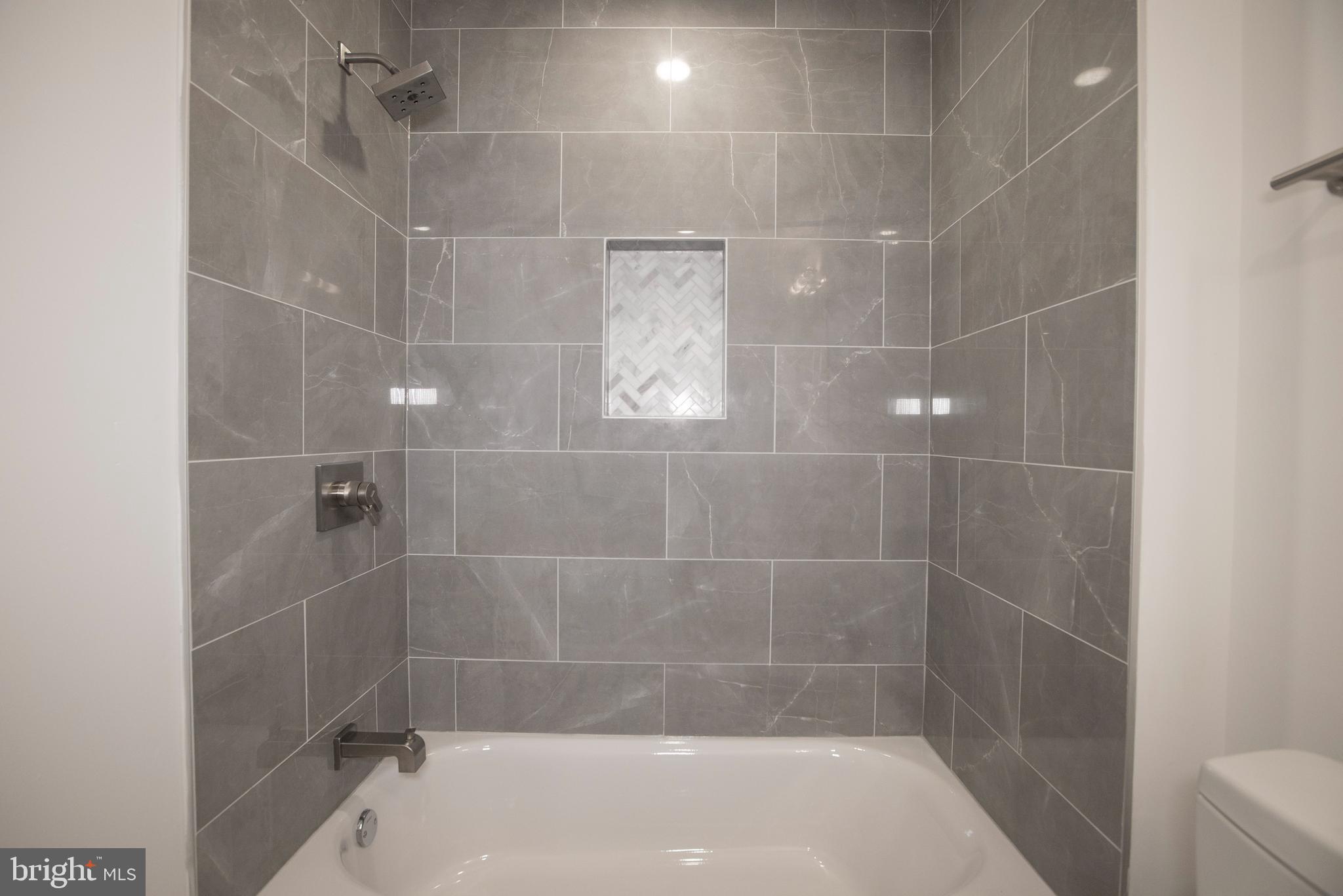 FAIRMOUNT - Residential Lease