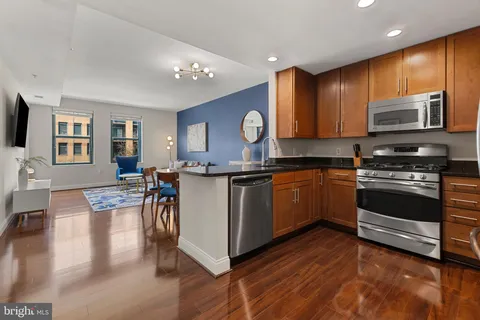 525 N Fayette Street Unit 302, Alexandria, VA 22314 - MLS#: VAAX2043206