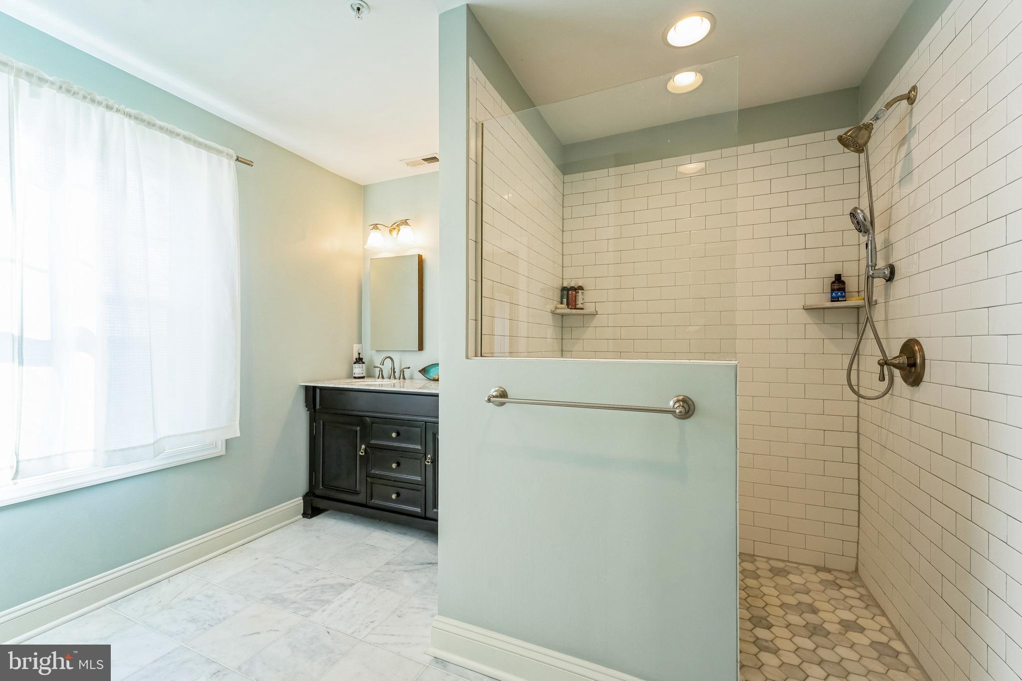 BOWLEYS QUARTERS - Residential